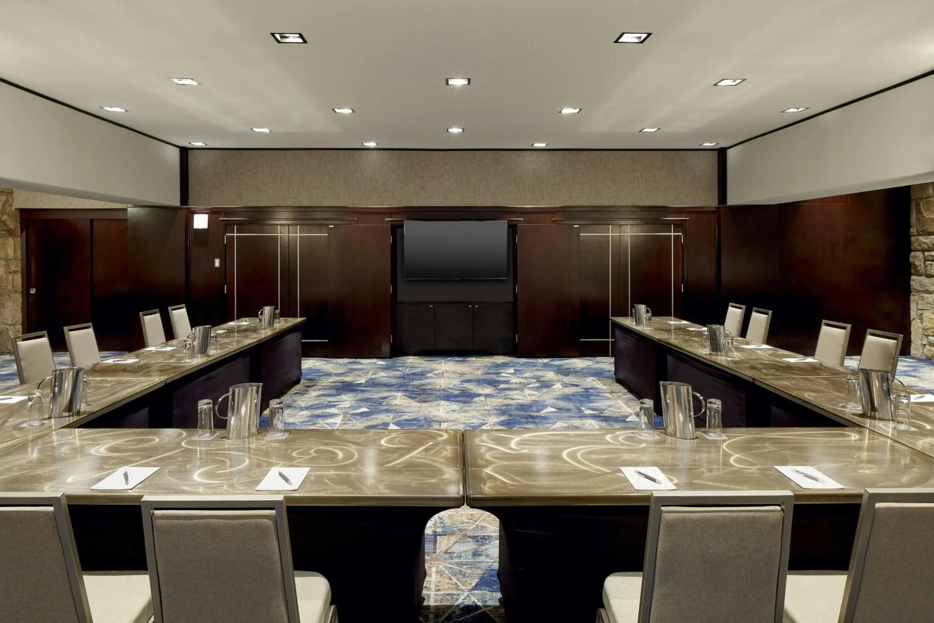 Meeting/conference room in Sheraton Montreal Airport Hotel