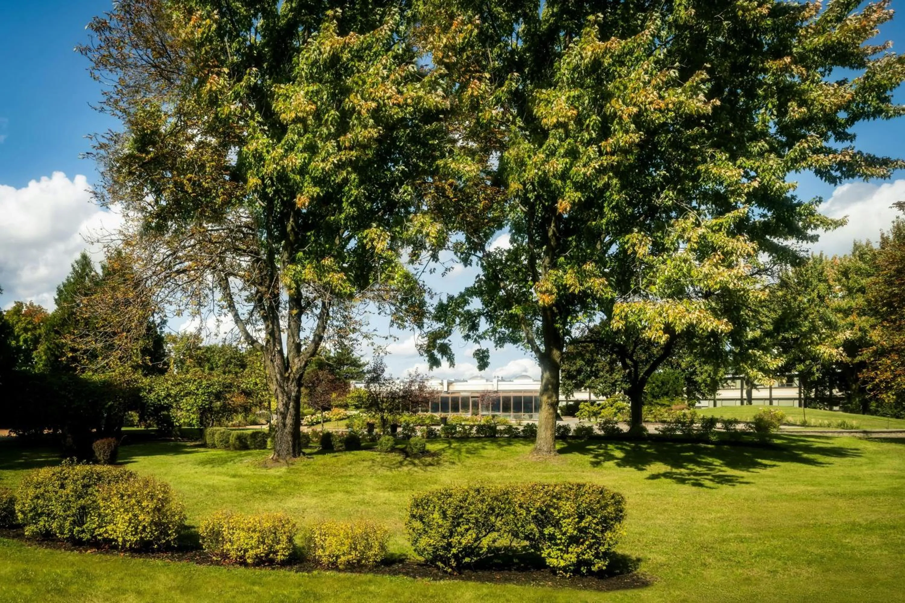 Property building in Sheraton Montreal Airport Hotel
