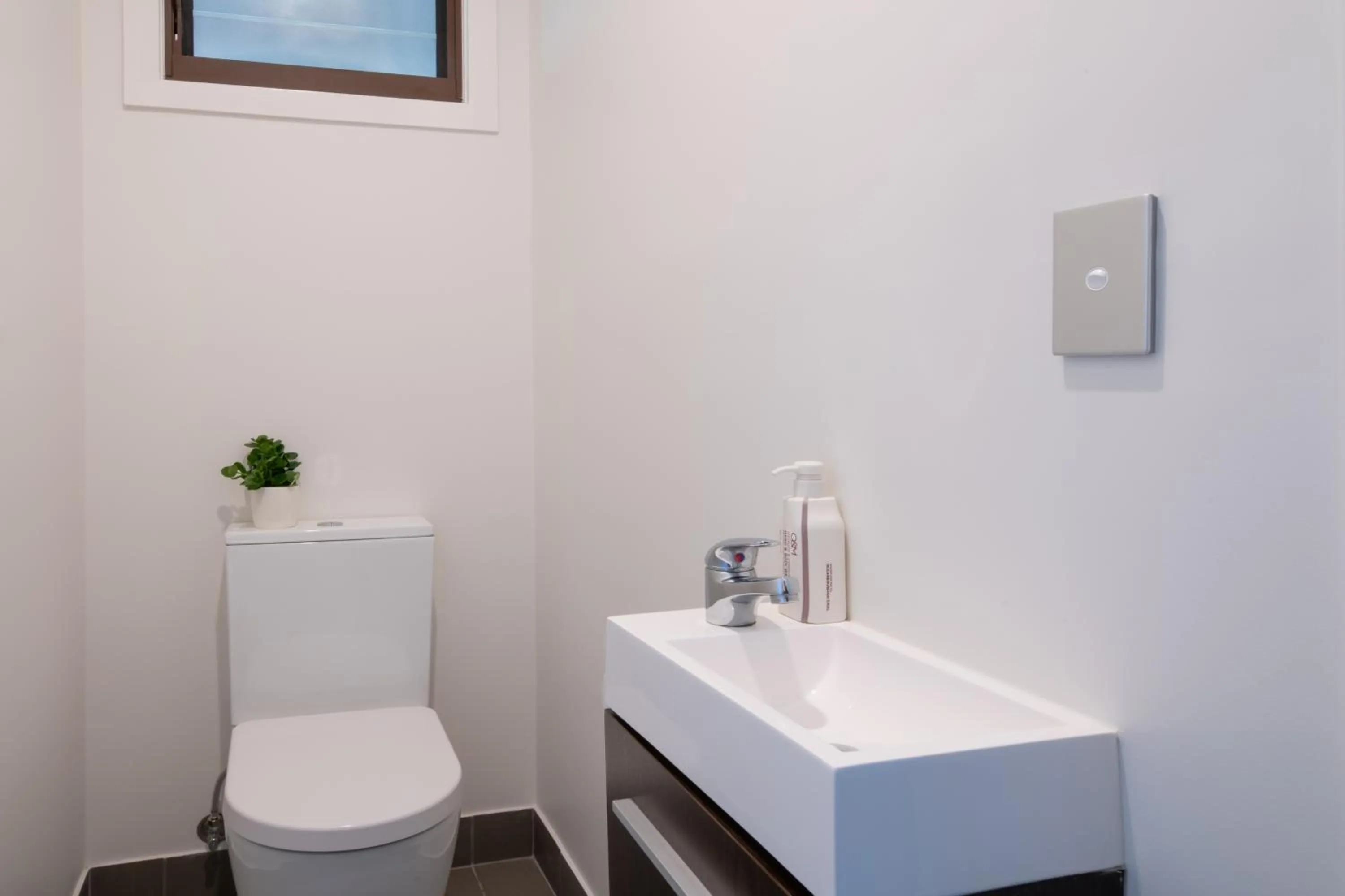 Toilet in Freedom Shores Resort Airlie Beach