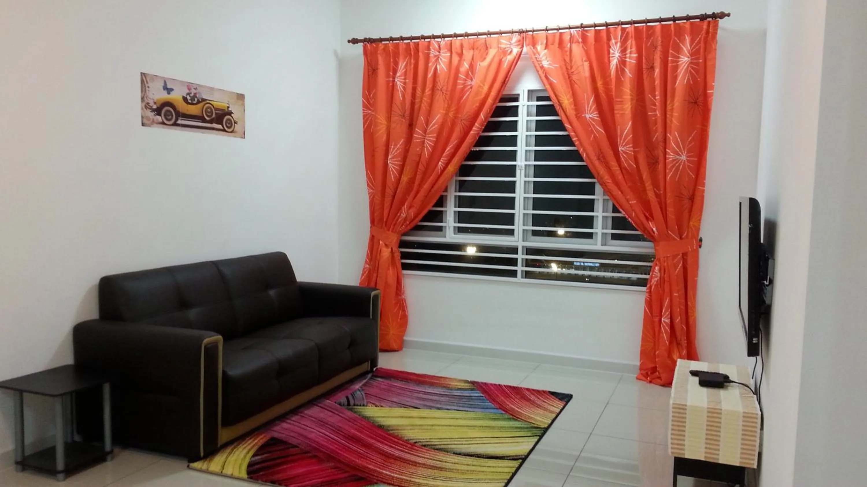 Communal lounge/ TV room in AZ Homestay @ Southville City