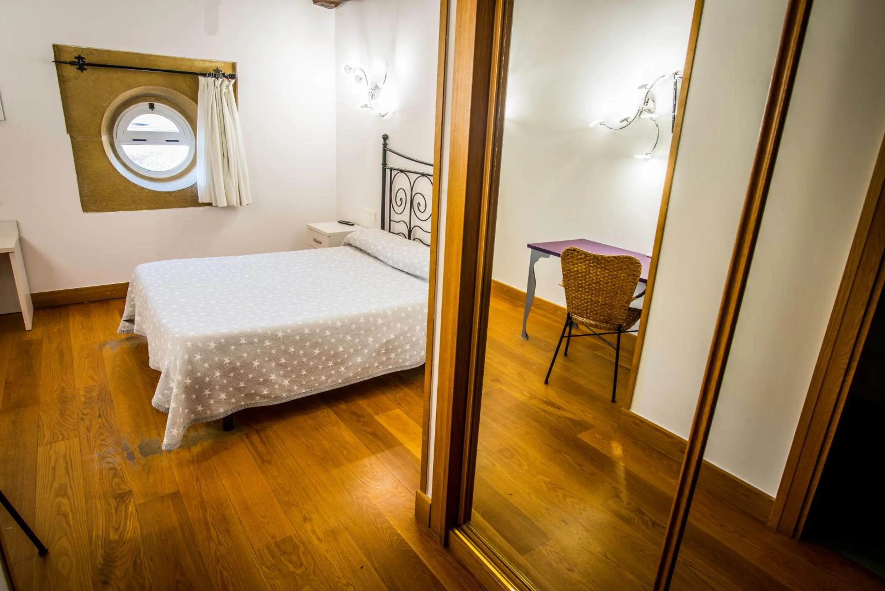 Photo of the whole room, Bed in Hotel Palacio Atxega