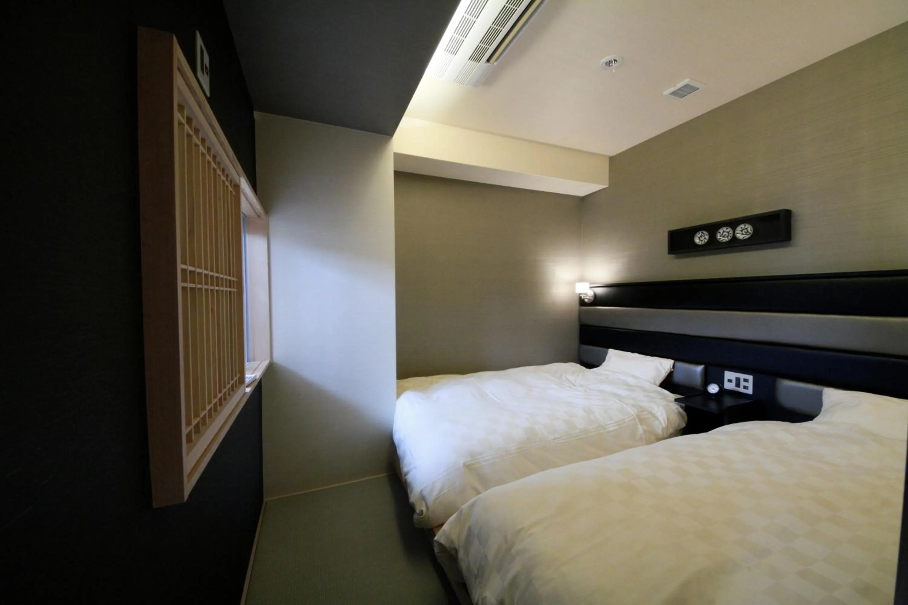 Photo of the whole room, Bed in DogoYaya