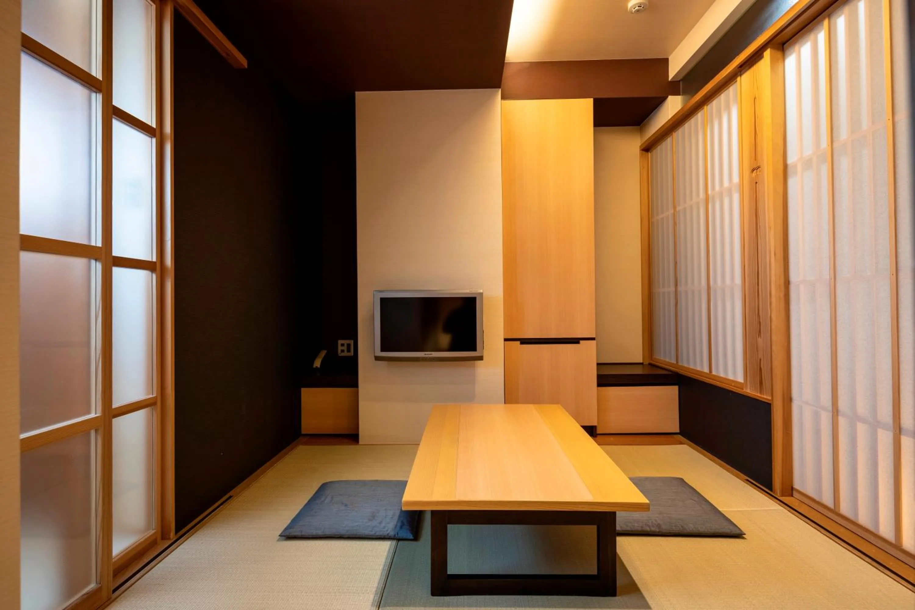 Photo of the whole room in DogoYaya