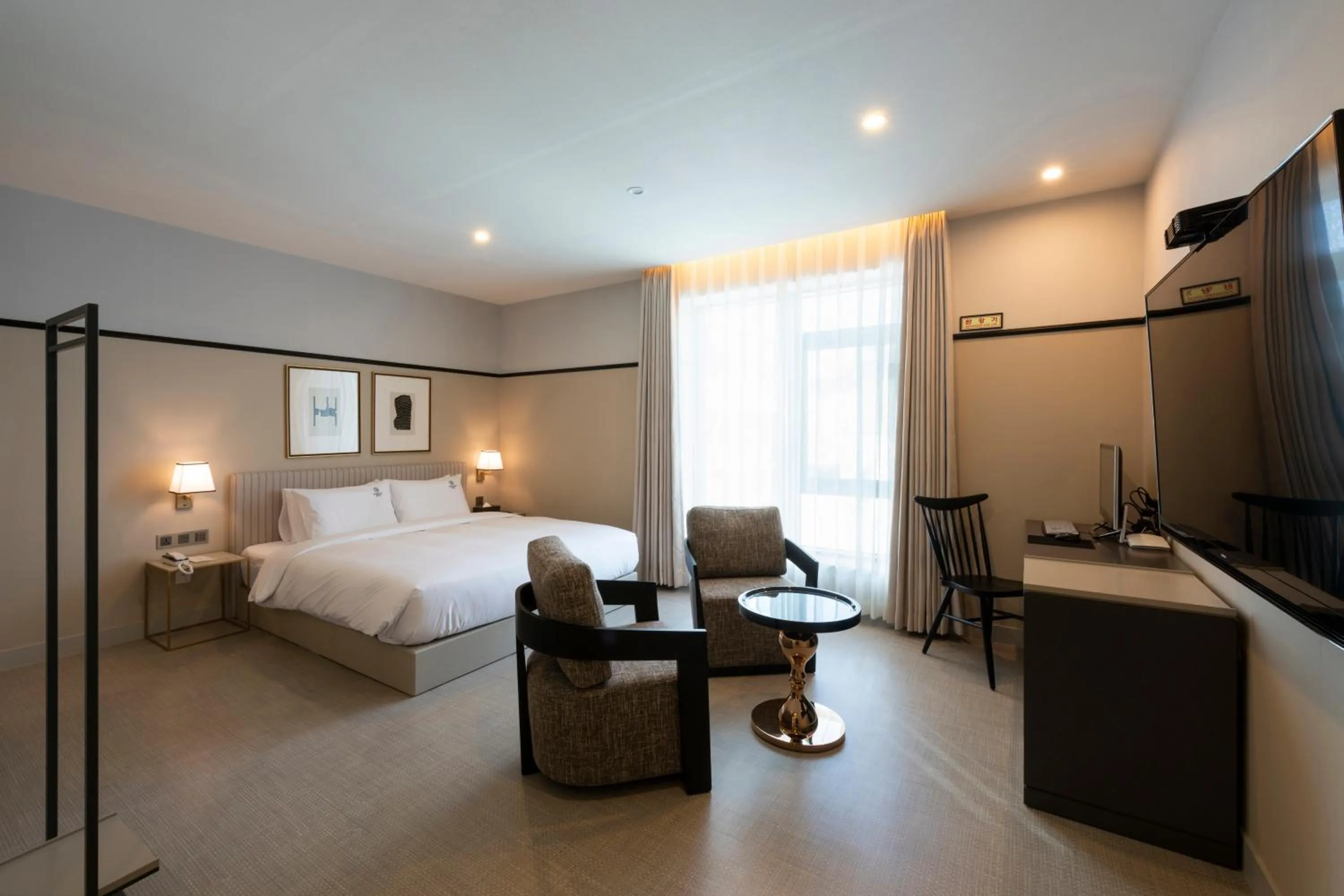 TV and multimedia, Bed in Browndot Business Seomyeon