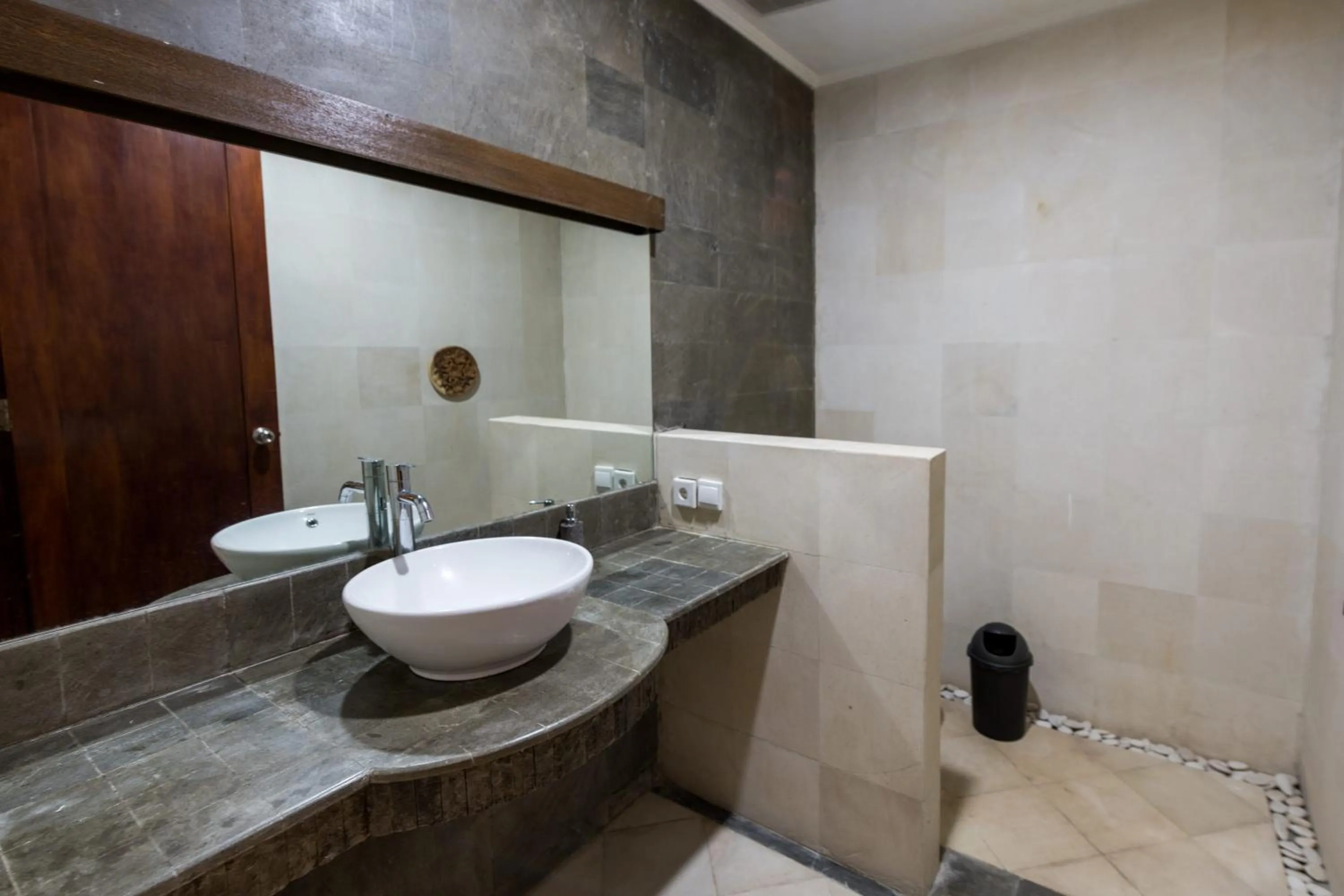 Toilet in Villa Maiara