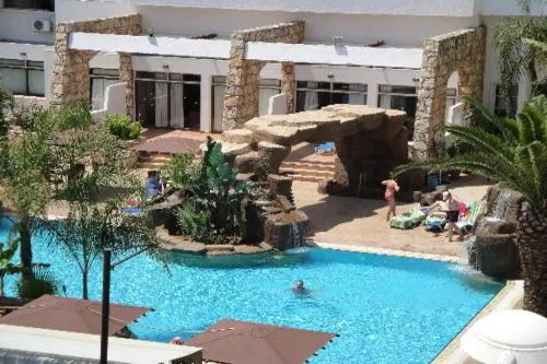 Swimming pool in Melini Hotel Suites