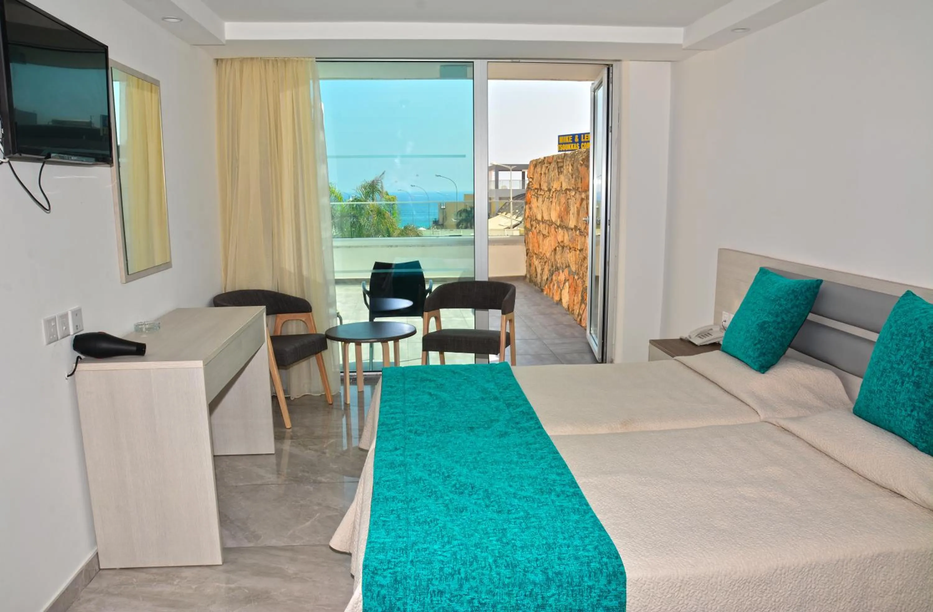 Photo of the whole room, Bed in Melini Hotel Suites