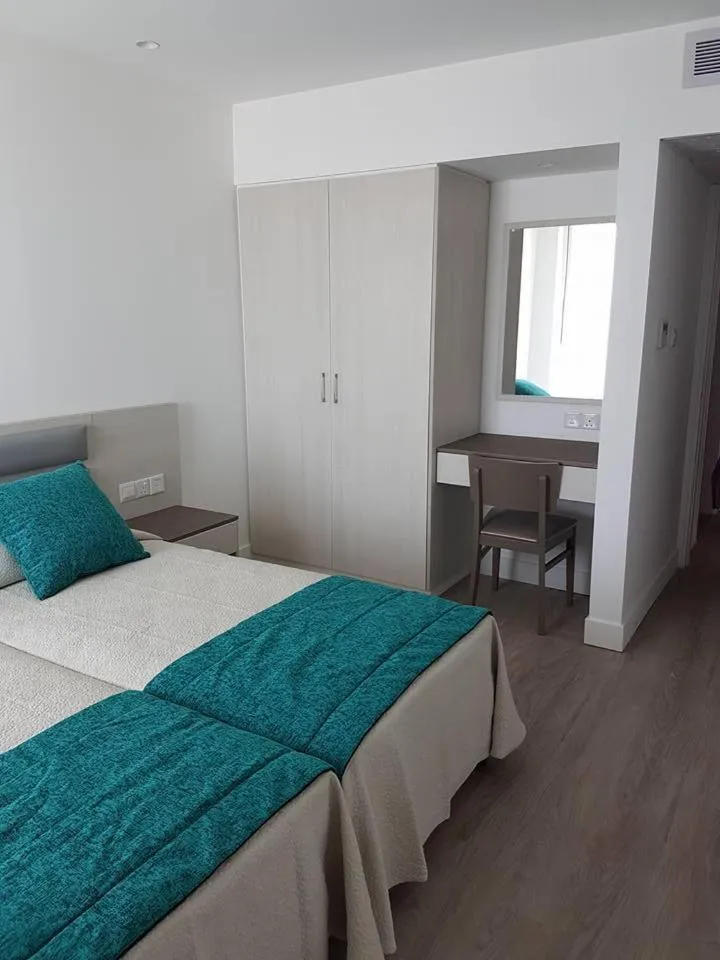 Photo of the whole room, Bed in Melini Hotel Suites