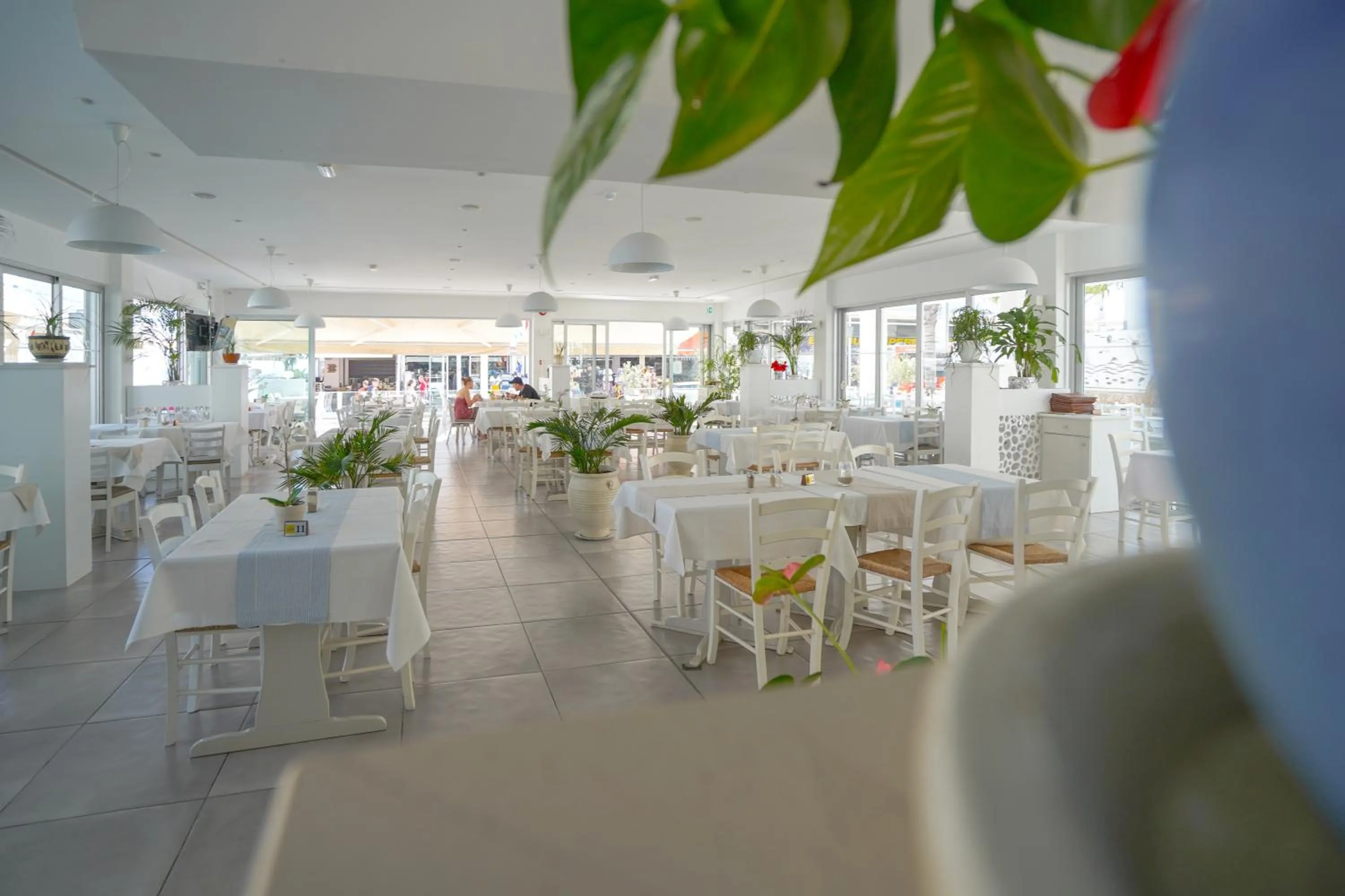 Restaurant/places to eat in Melini Hotel Suites