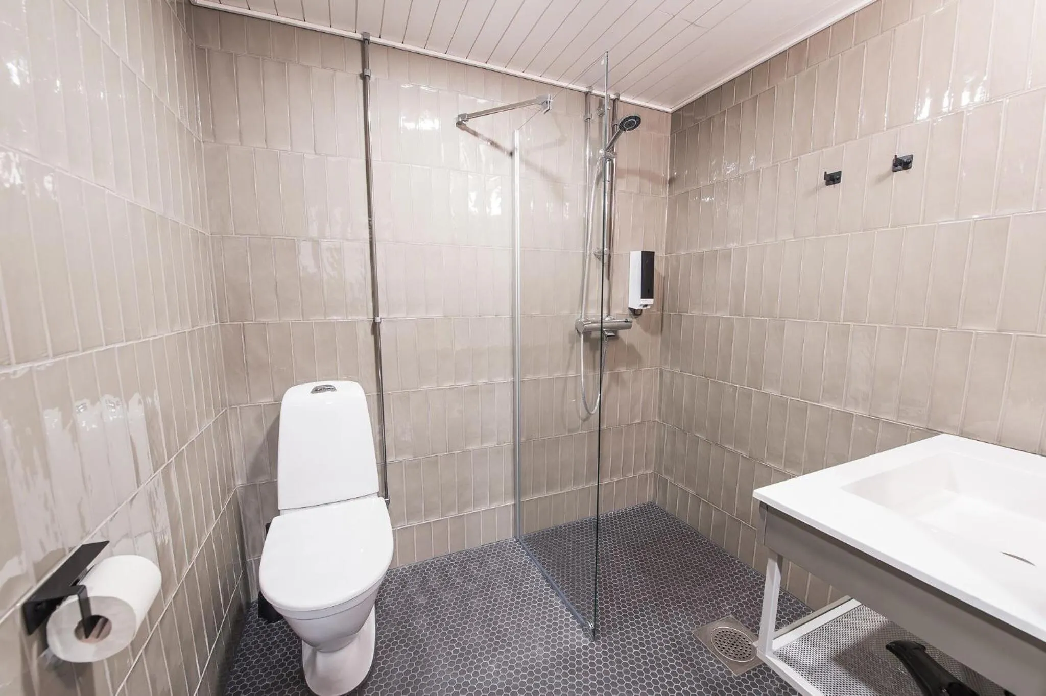 Toilet in Forenom Aparthotel Turku