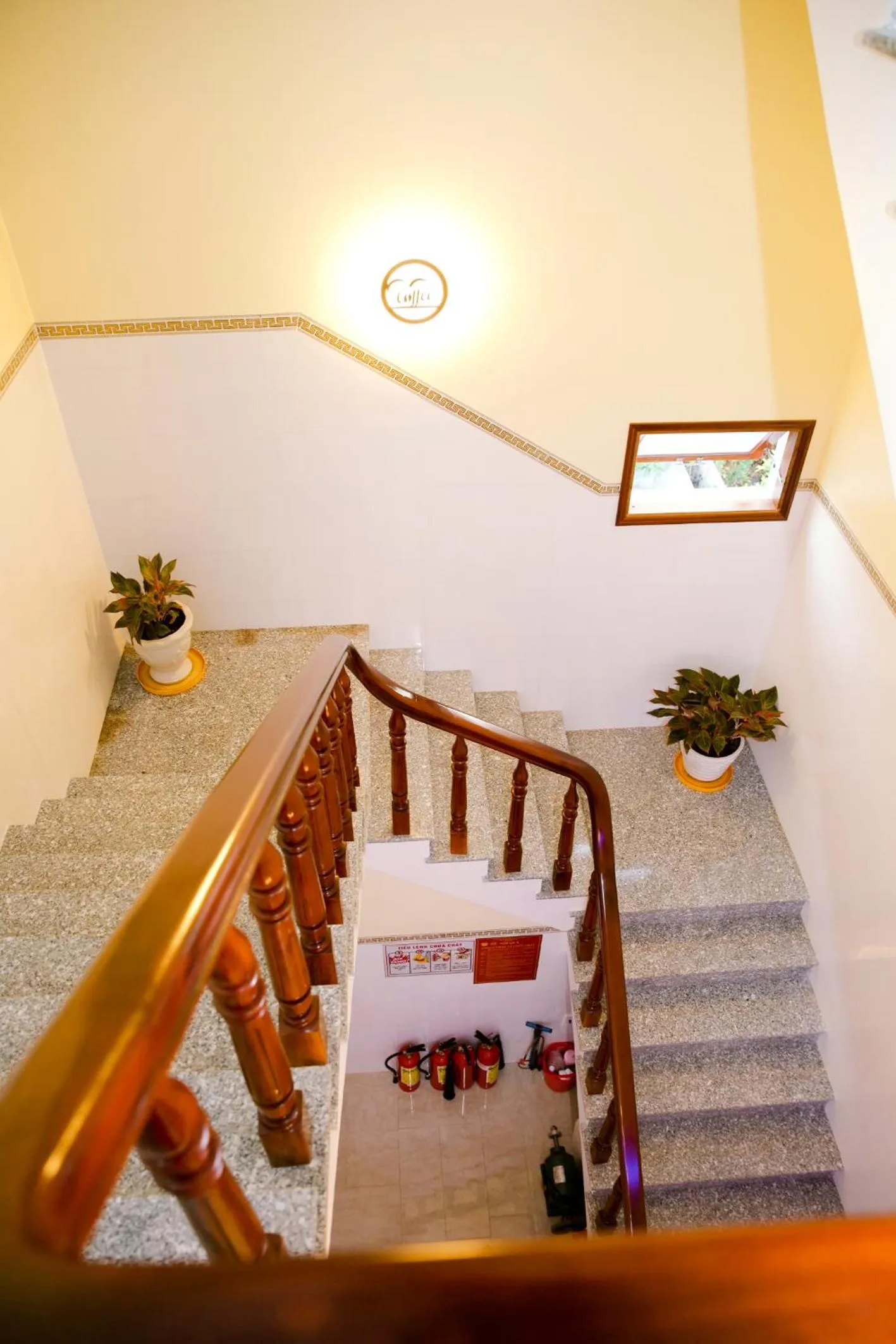 Nhà Nghỉ Quê Ló