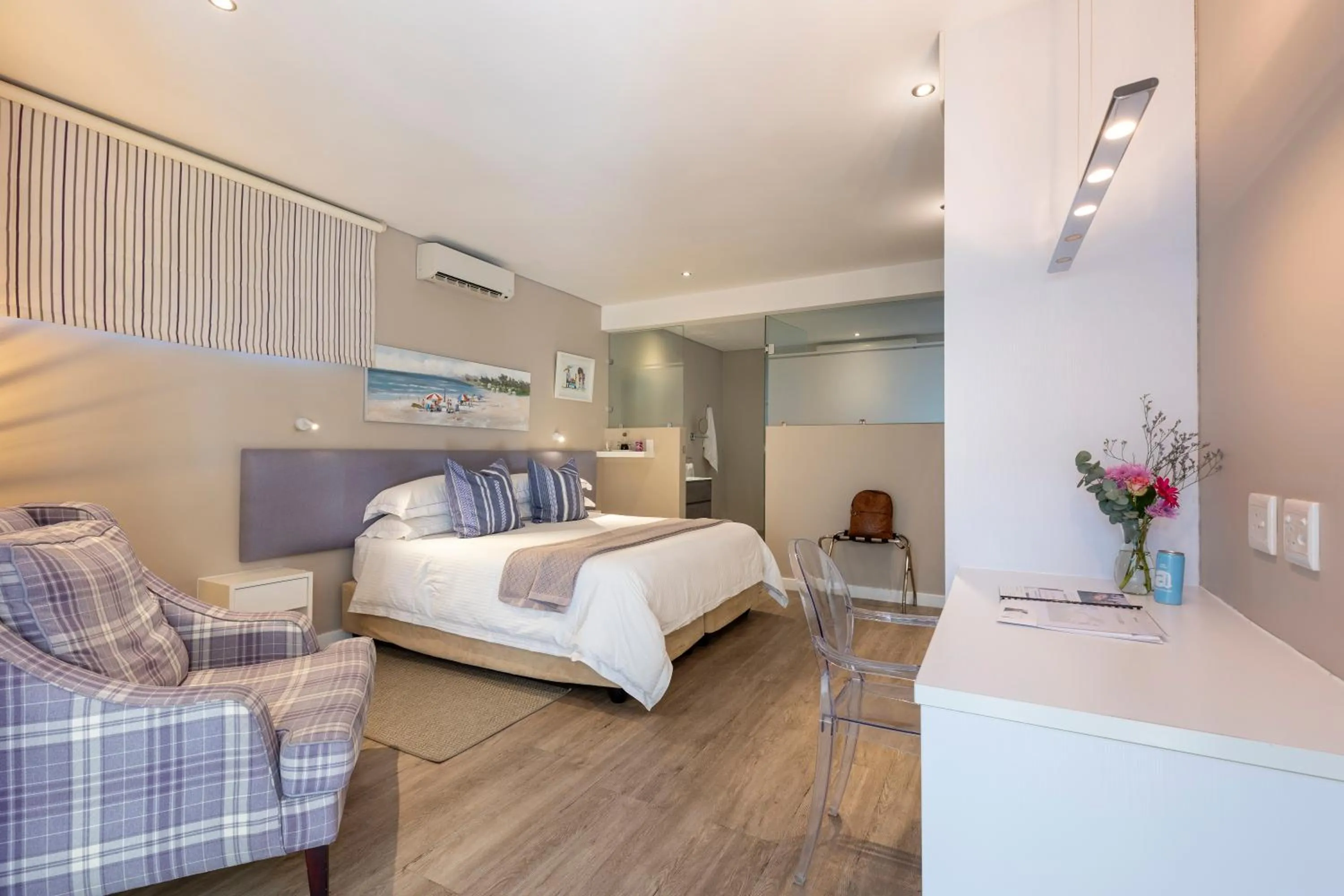 Photo of the whole room, Bed in Hyde Park Guest House