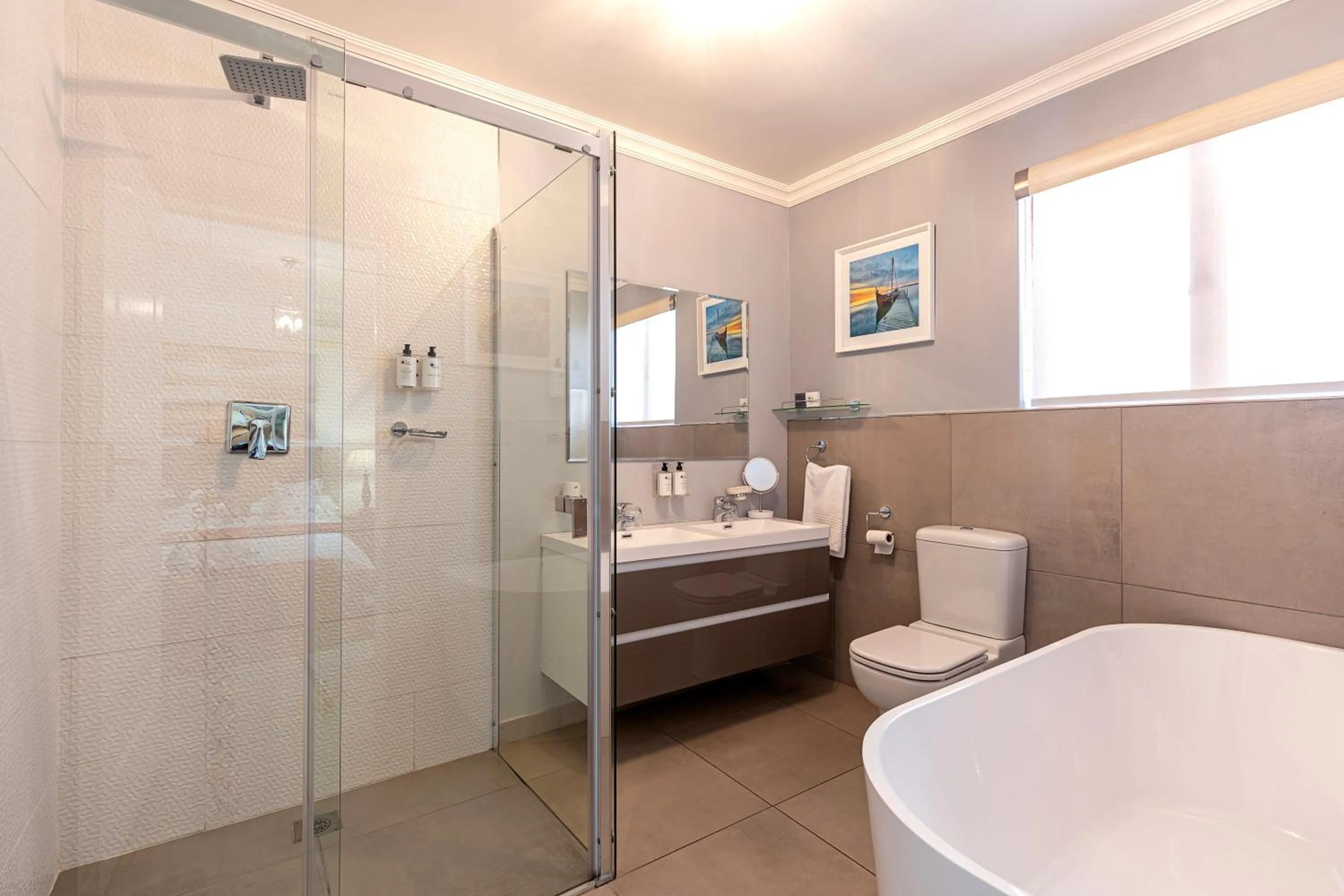 Bathroom in Hyde Park Guest House