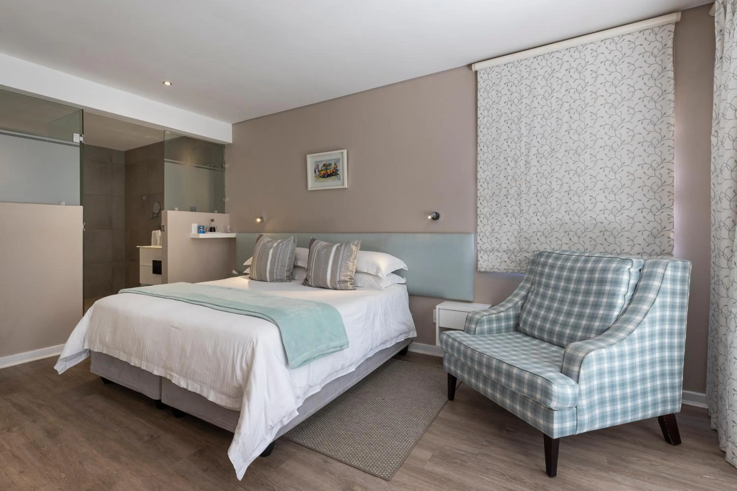 Photo of the whole room, Bed in Hyde Park Guest House