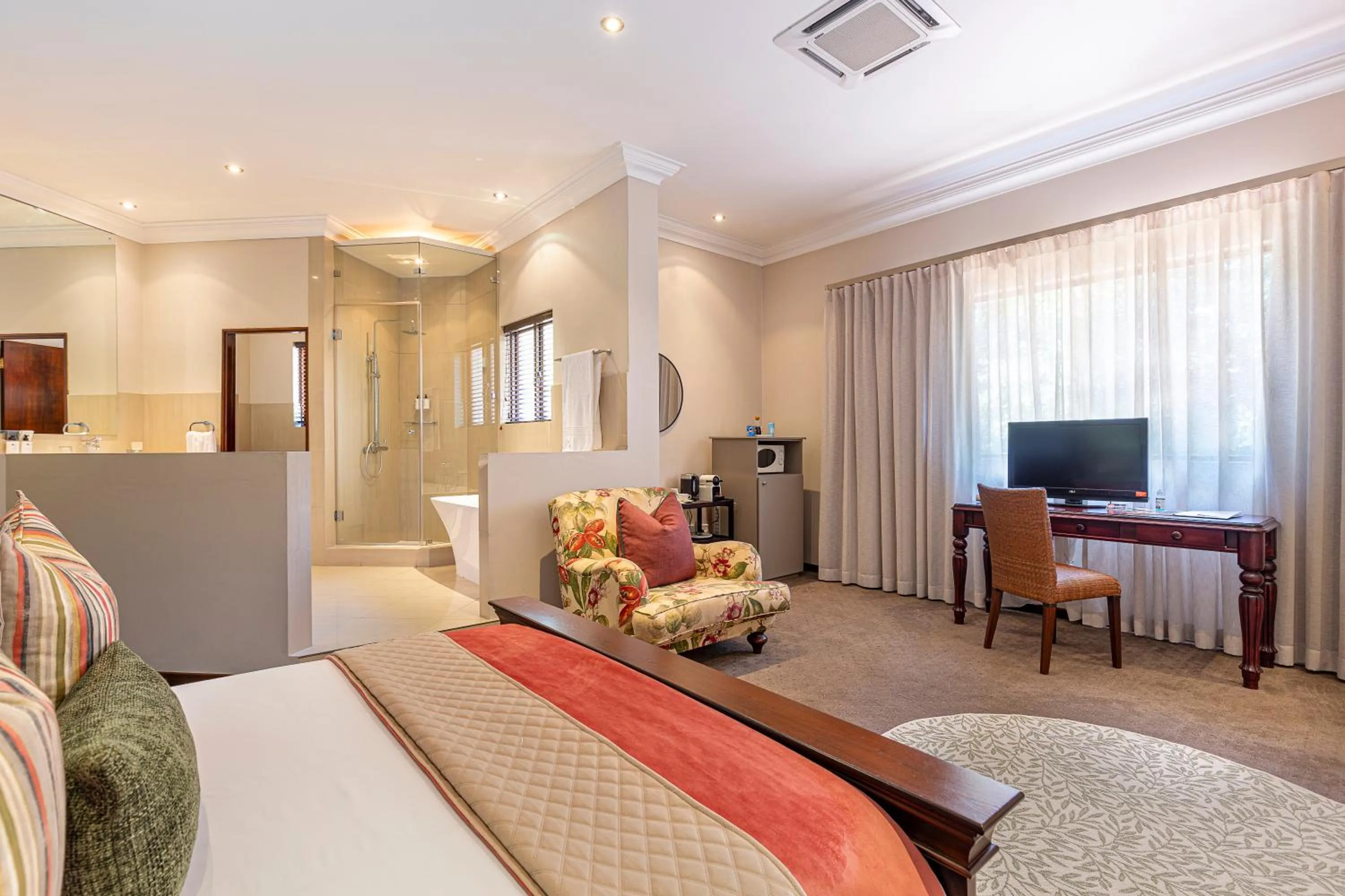 Bedroom, Bed in Hyde Park Guest House