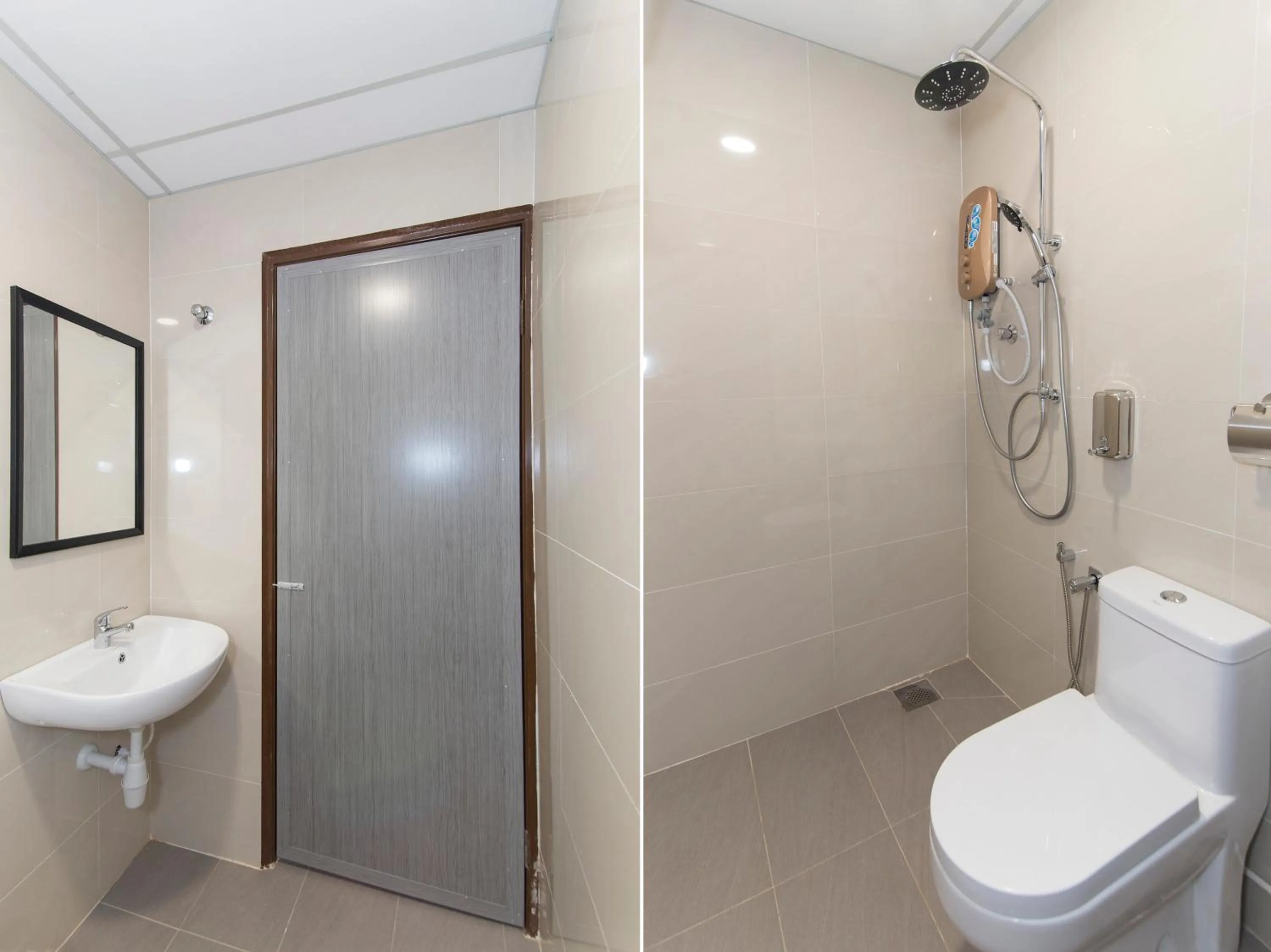 Bathroom in Hotel Agro