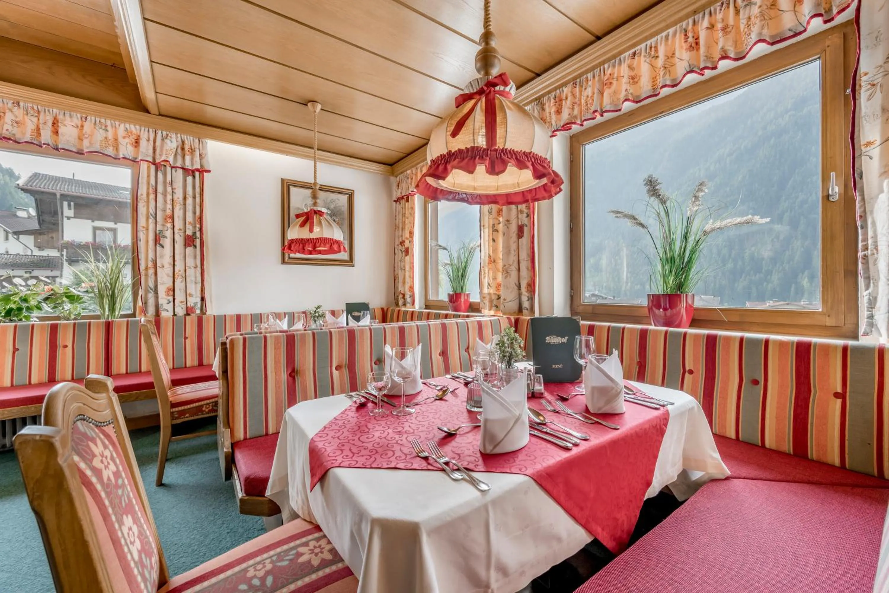 Restaurant/places to eat in Pension Almrausch