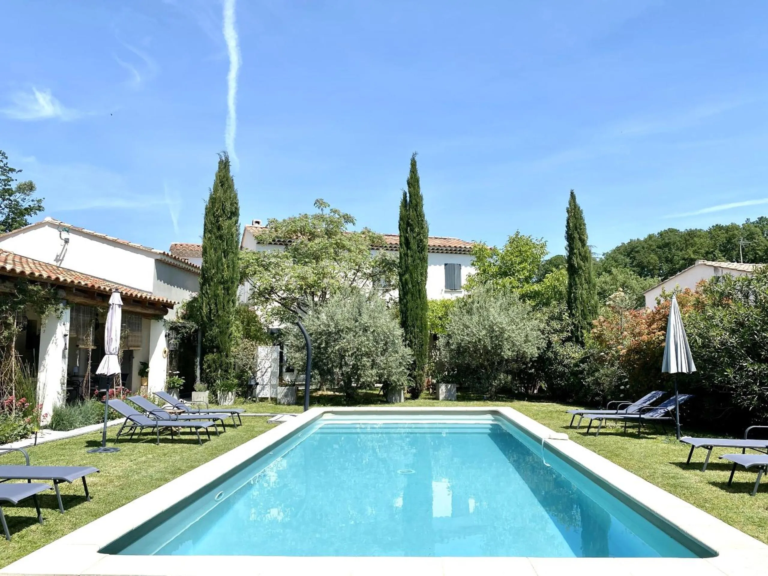Pool view in Le Jardin de Lau