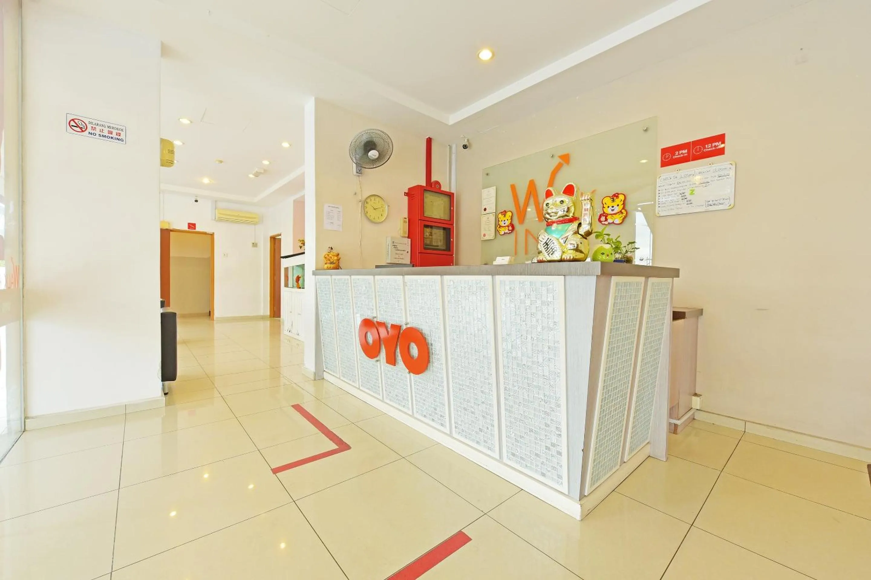 Lobby or reception in OYO 582 Hotel Walk Inn