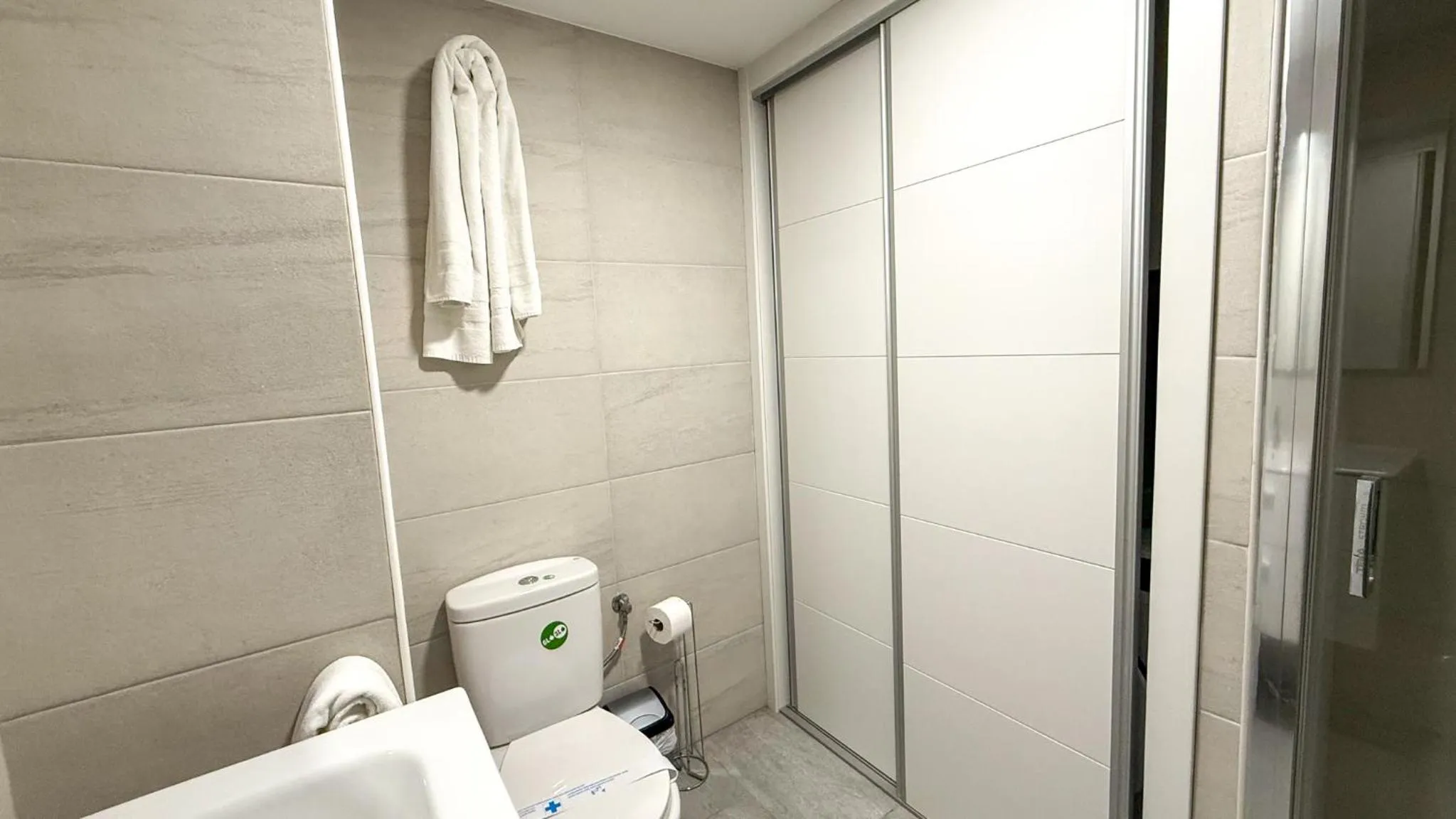 Shower in Apartamentos Esmeralda Unitursa