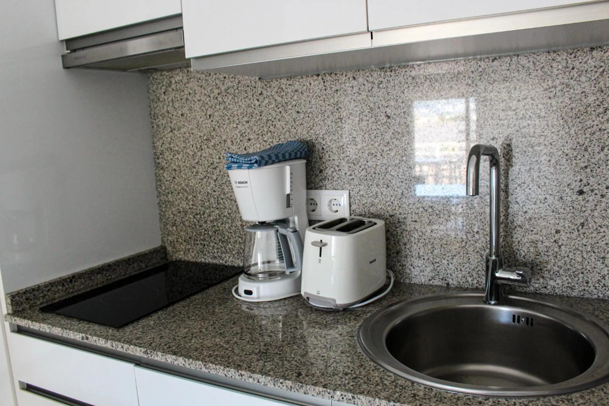 Kitchen or kitchenette in Apartamentos Esmeralda Unitursa