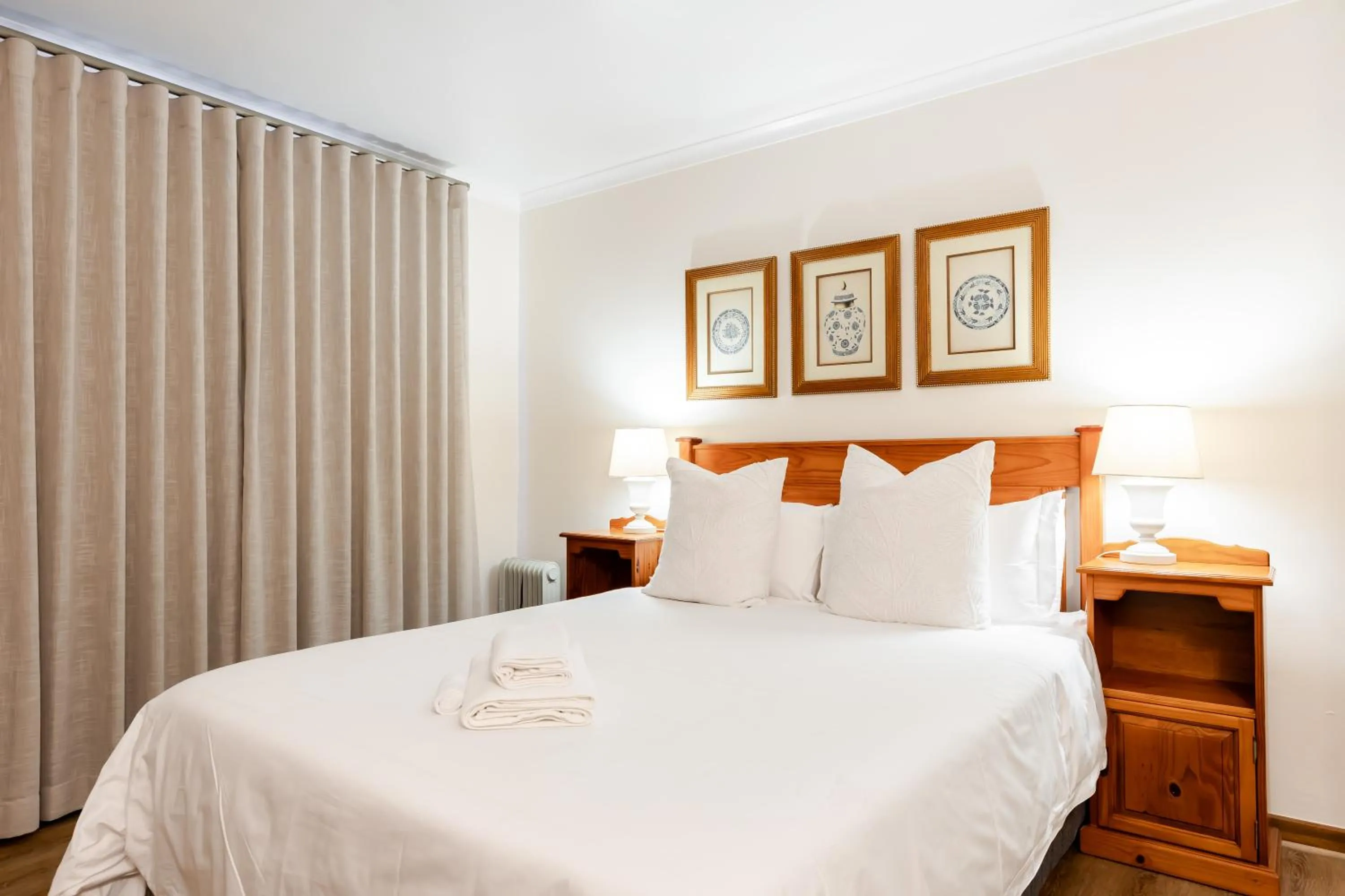 Bedroom, Bed in Shandon Lodge Guest House & Spa