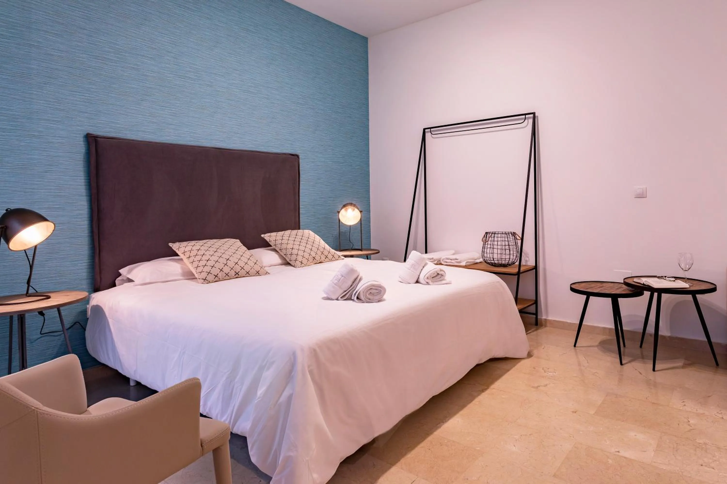 Photo of the whole room, Bed in Málaga Central Suites