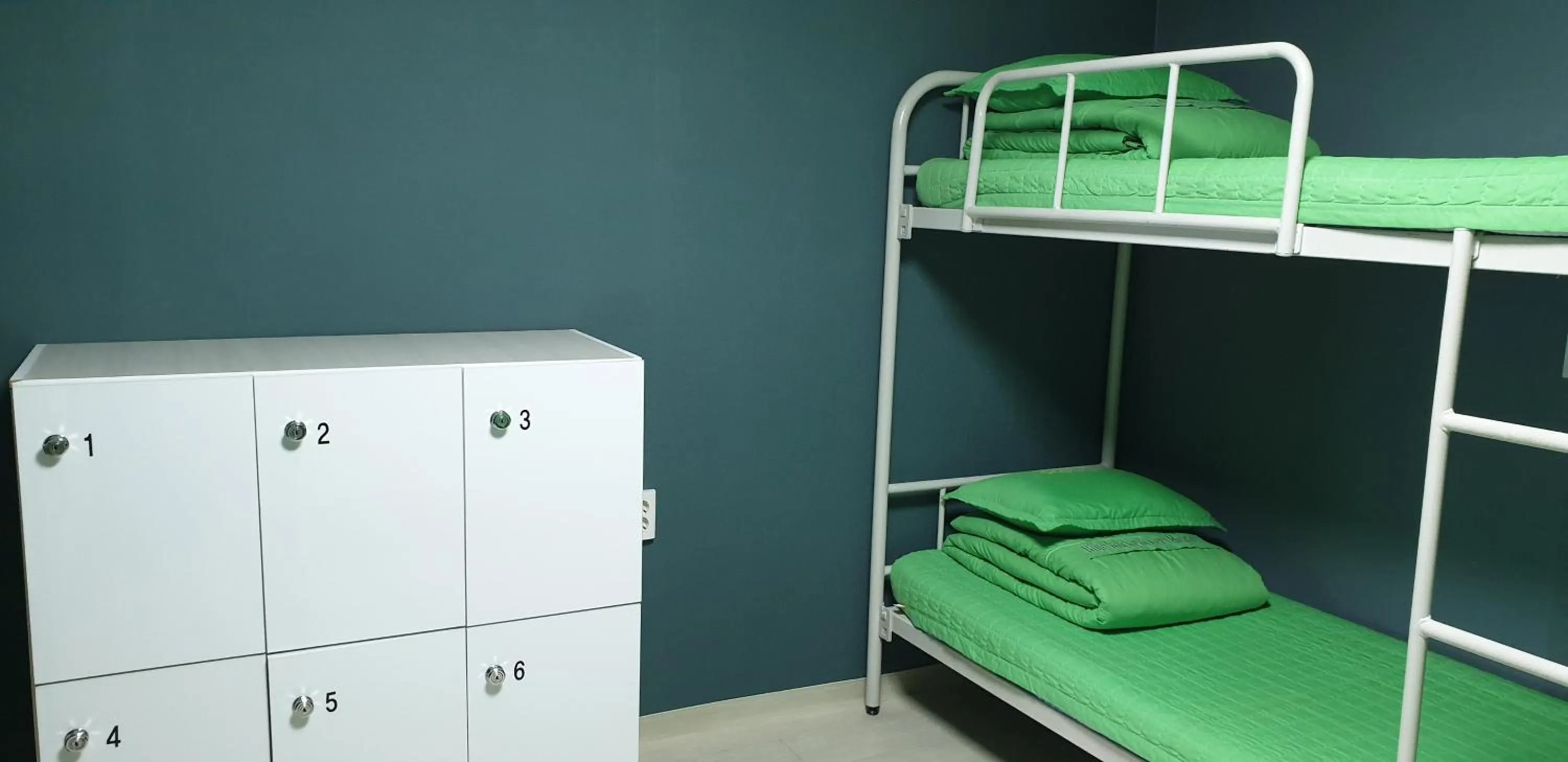 Bed in Blue Backpackers Hostel