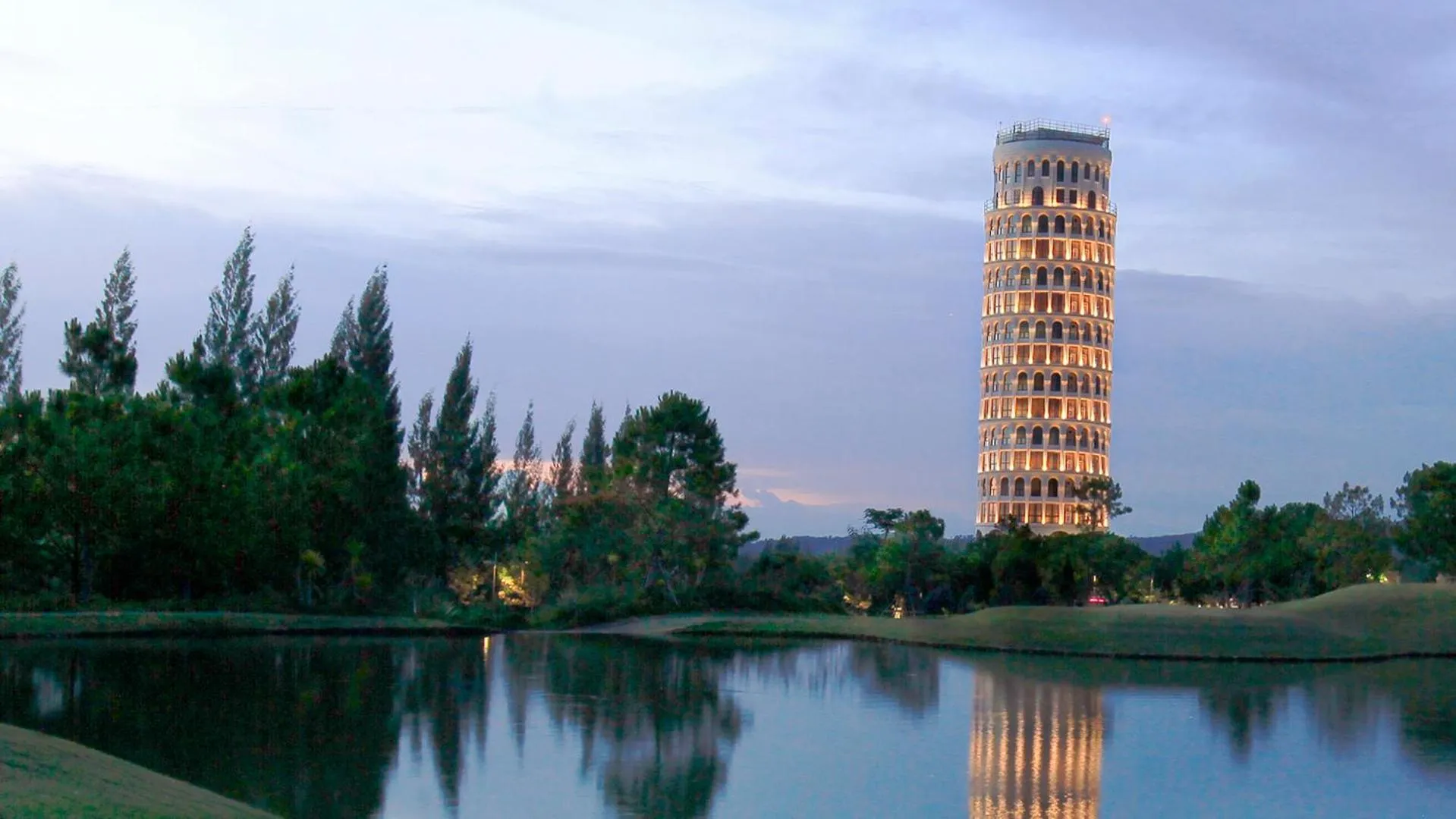 Toscana Piazza by Toscana Valley