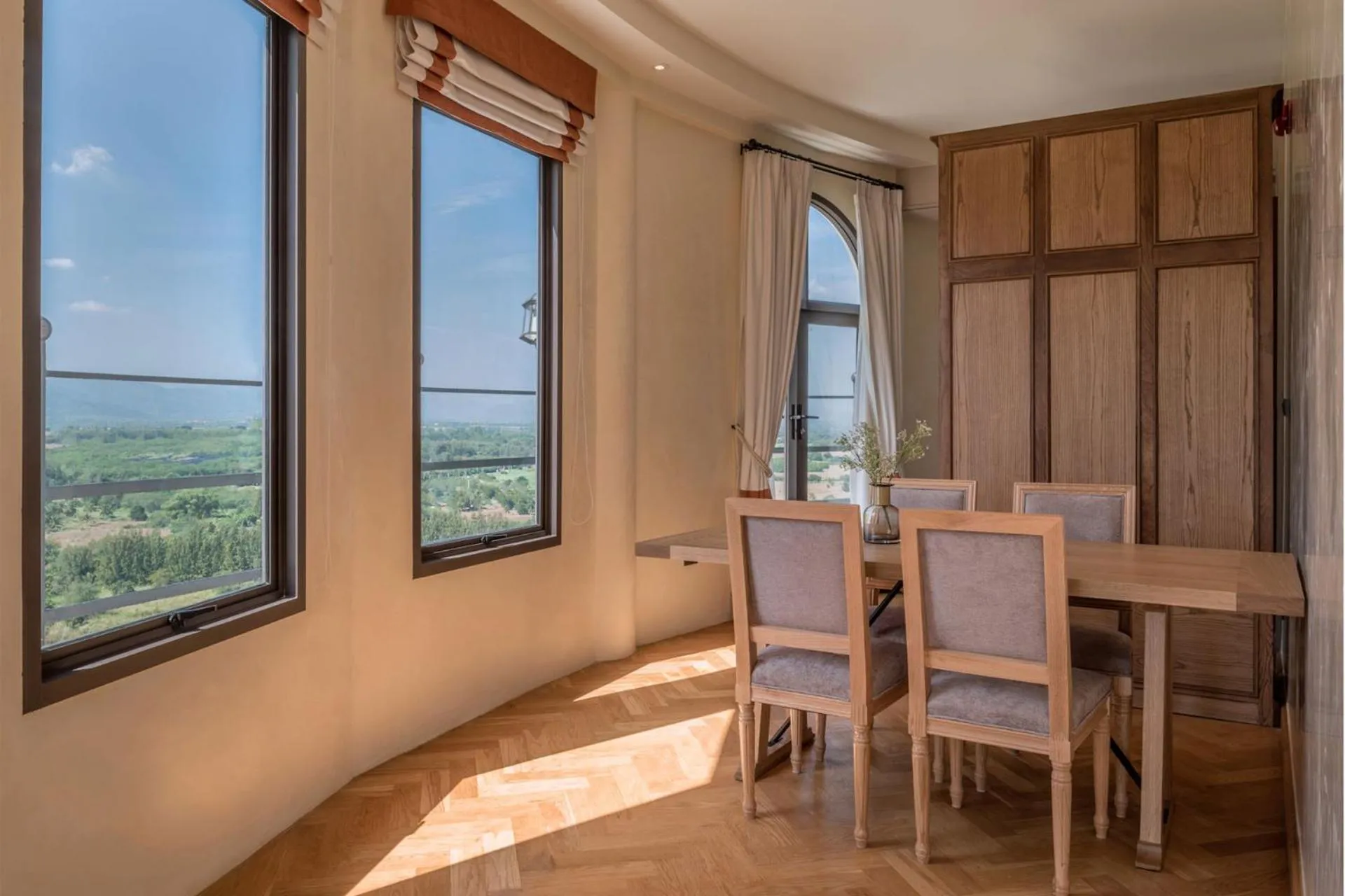 Toscana Piazza by Toscana Valley