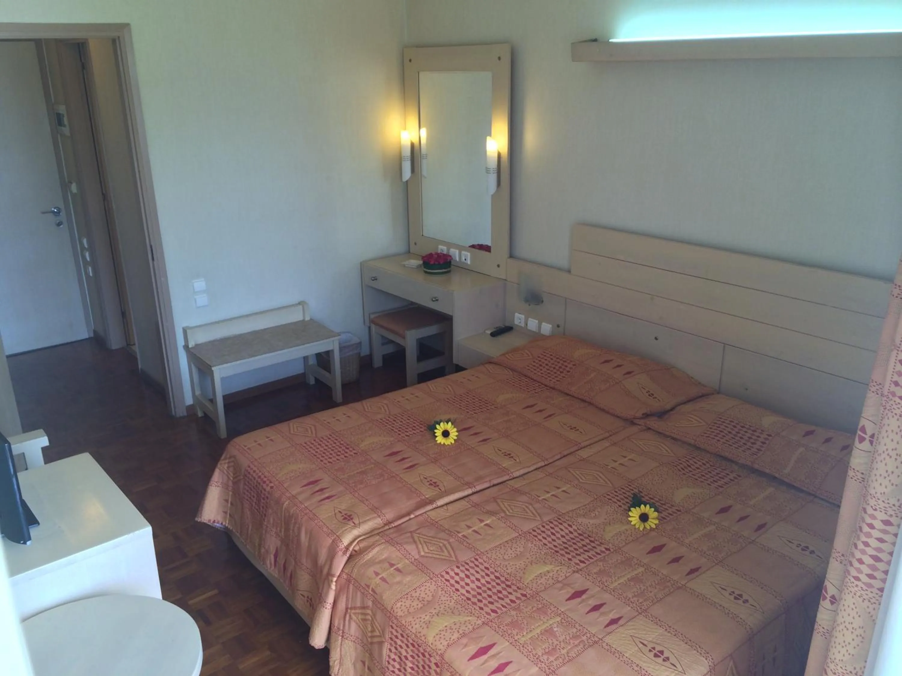 Bed in Hotel Kypreos