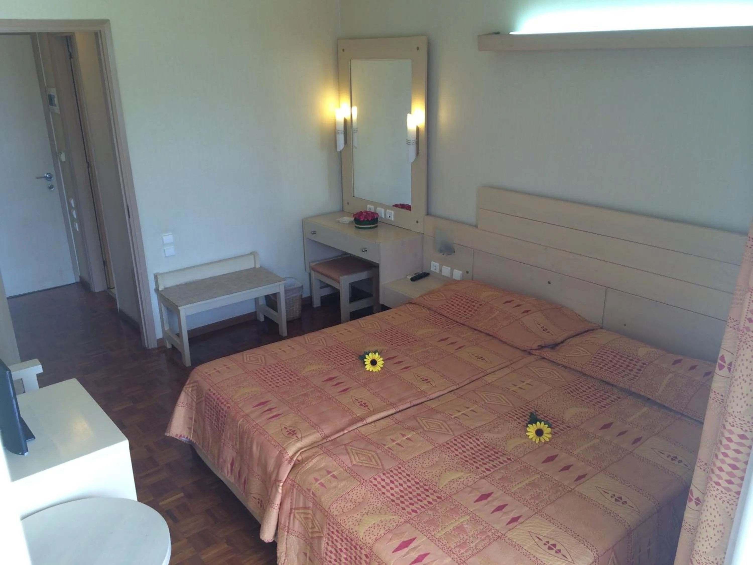 Bed in Hotel Kypreos