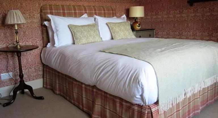 Bed in The Loch Lomond Arms Hotel