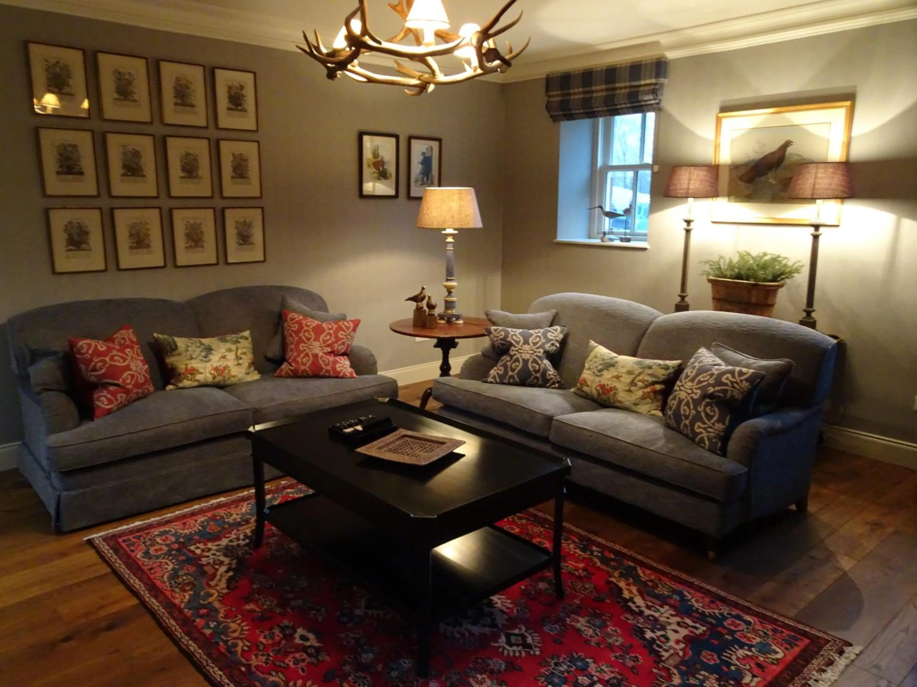 Living room in The Loch Lomond Arms Hotel