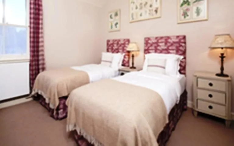 Bed in The Loch Lomond Arms Hotel