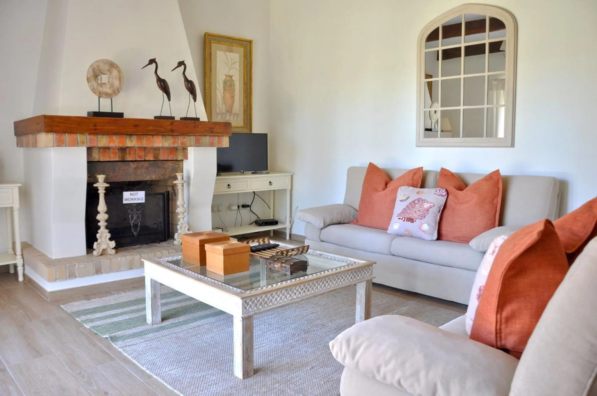 Communal lounge/ TV room in Fantastic for Family Gatherings, Optional Pool Heating, Free Air Con Wifi