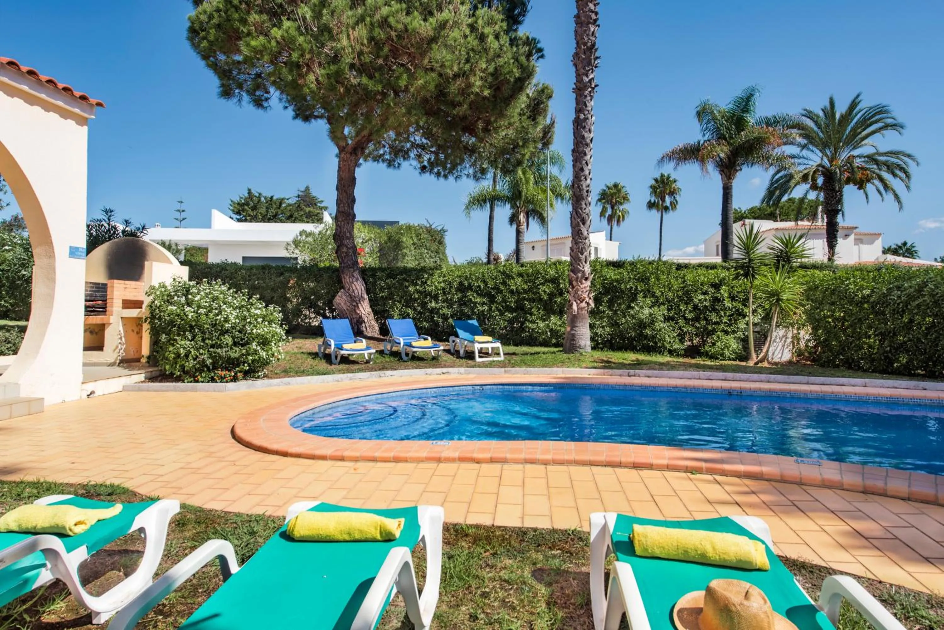 Pool view in Exclusive Retreat in Vilamoura, private pool, off-street parking, Free AC wifi