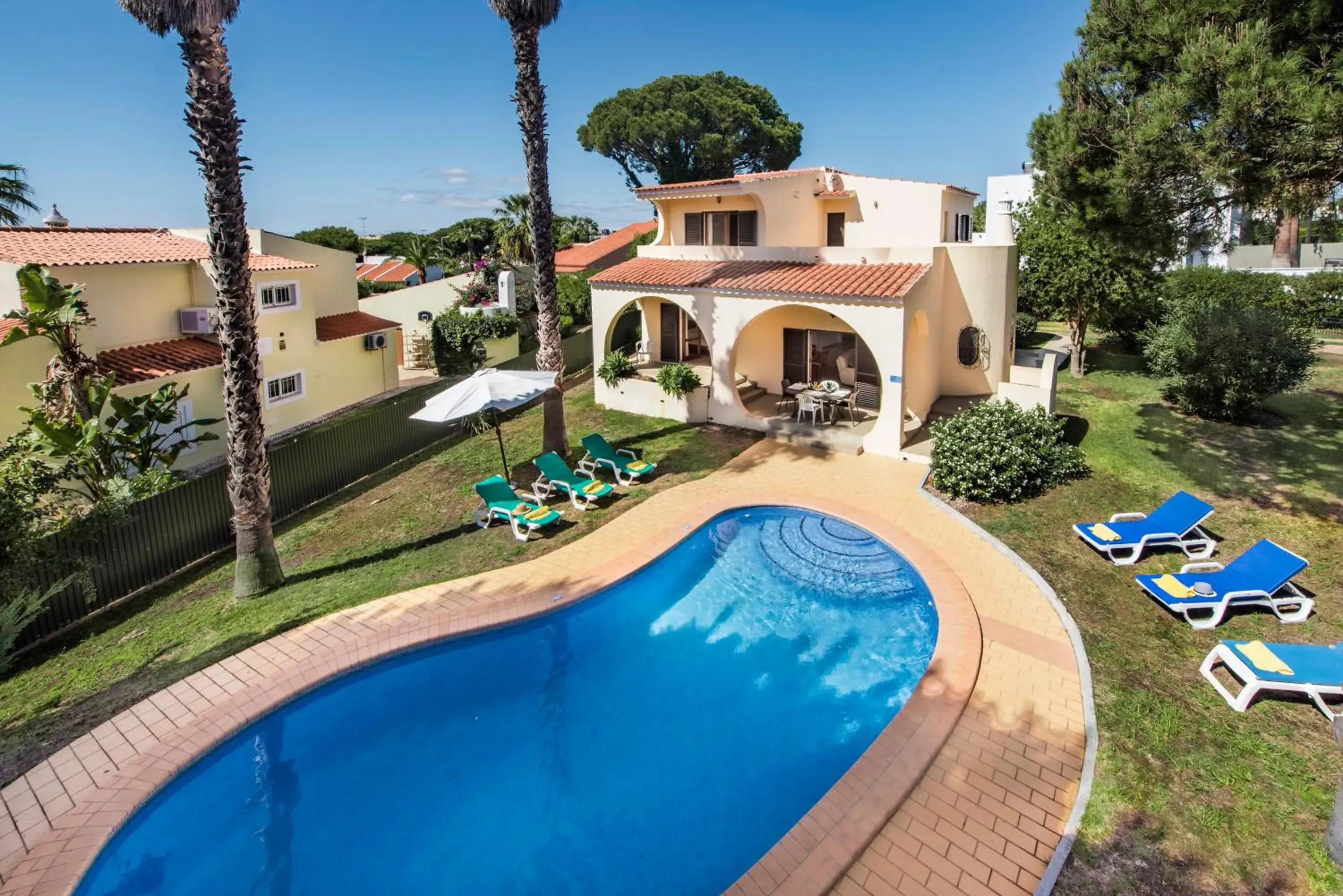 Exclusive Retreat in Vilamoura, private pool, off-street parking, Free AC wifi Exclusive Retreat in Vilamoura, private pool, off-street parking, Free AC wifi