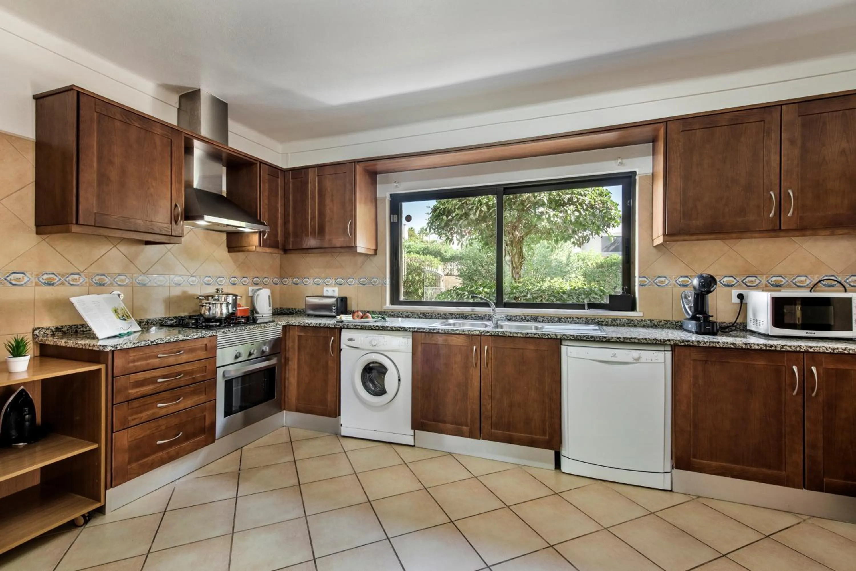 kitchen in Exclusive Retreat in Vilamoura, private pool, off-street parking, Free AC wifi
