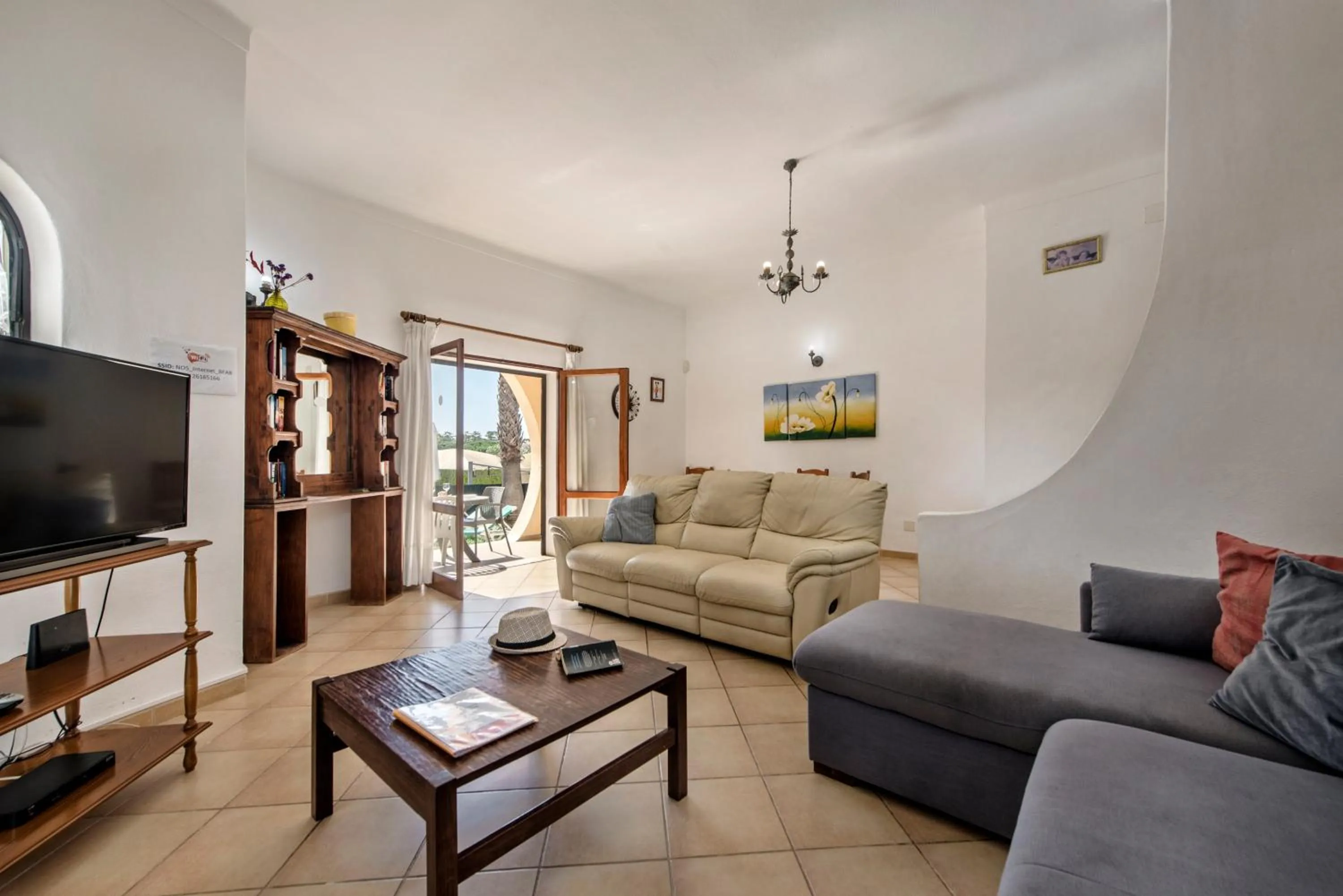 Living room in Exclusive Retreat in Vilamoura, private pool, off-street parking, Free AC wifi