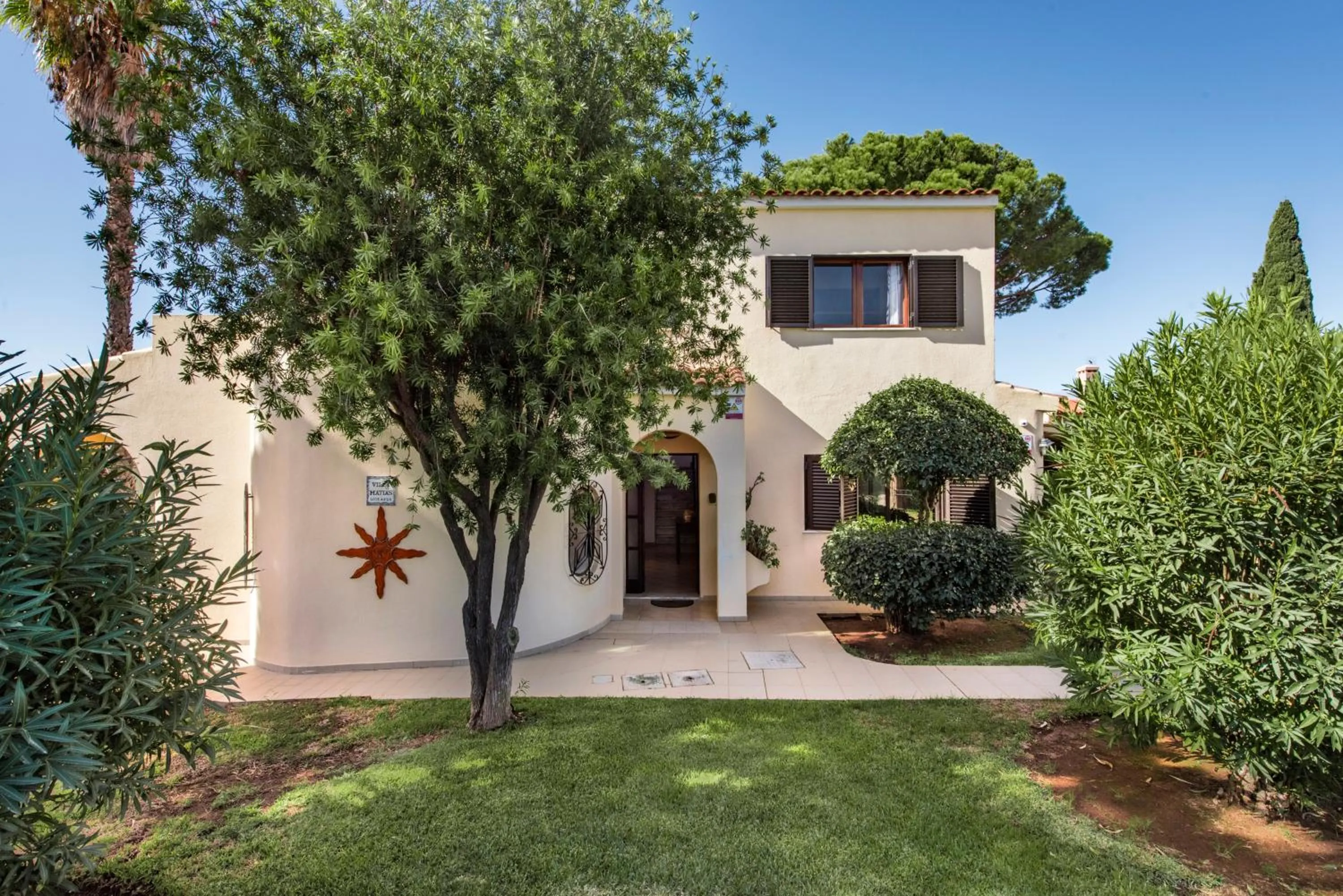 Exclusive Retreat in Vilamoura, private pool, off-street parking, Free AC wifi