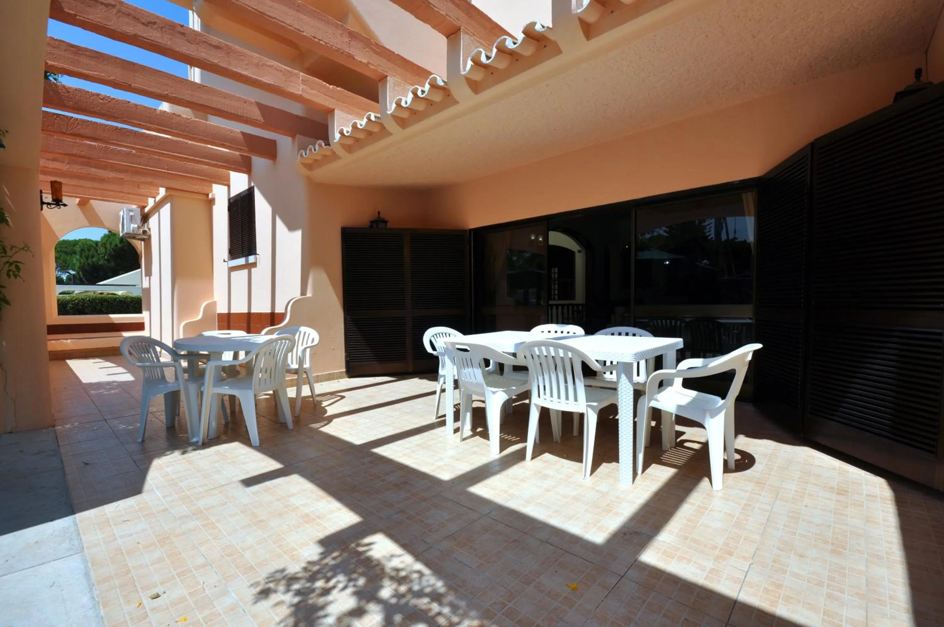 Set in good sized, mature gardens which afford a very good degree of privacy and