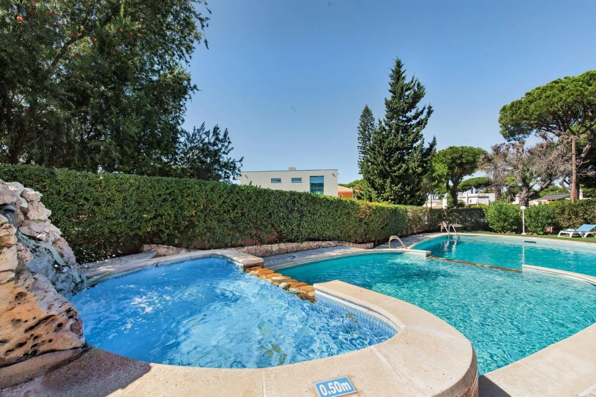 Summer in 5 En-Suite Bedrooms, close to centre, free AC WiFi