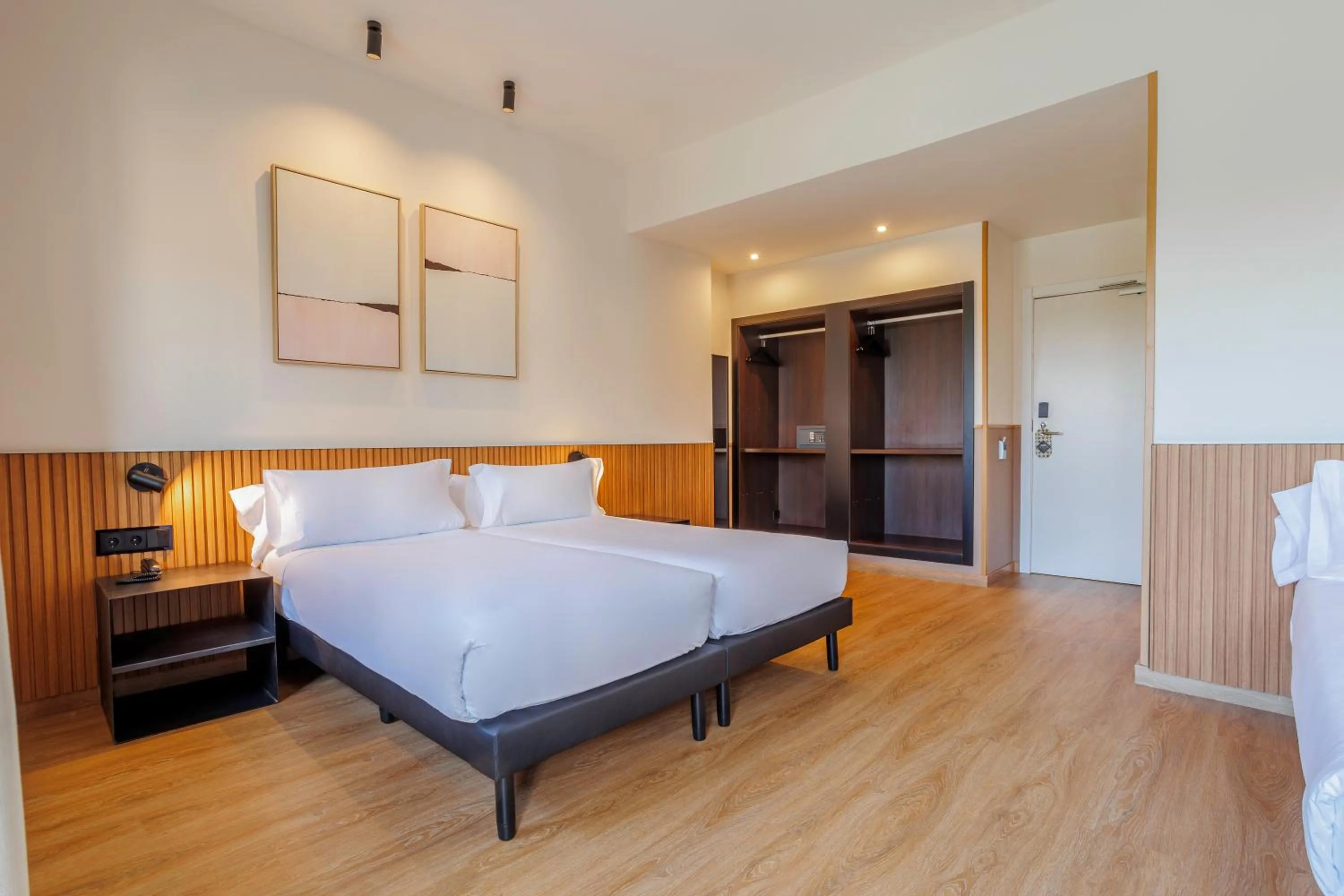 Bed in Hotel Acta Madfor