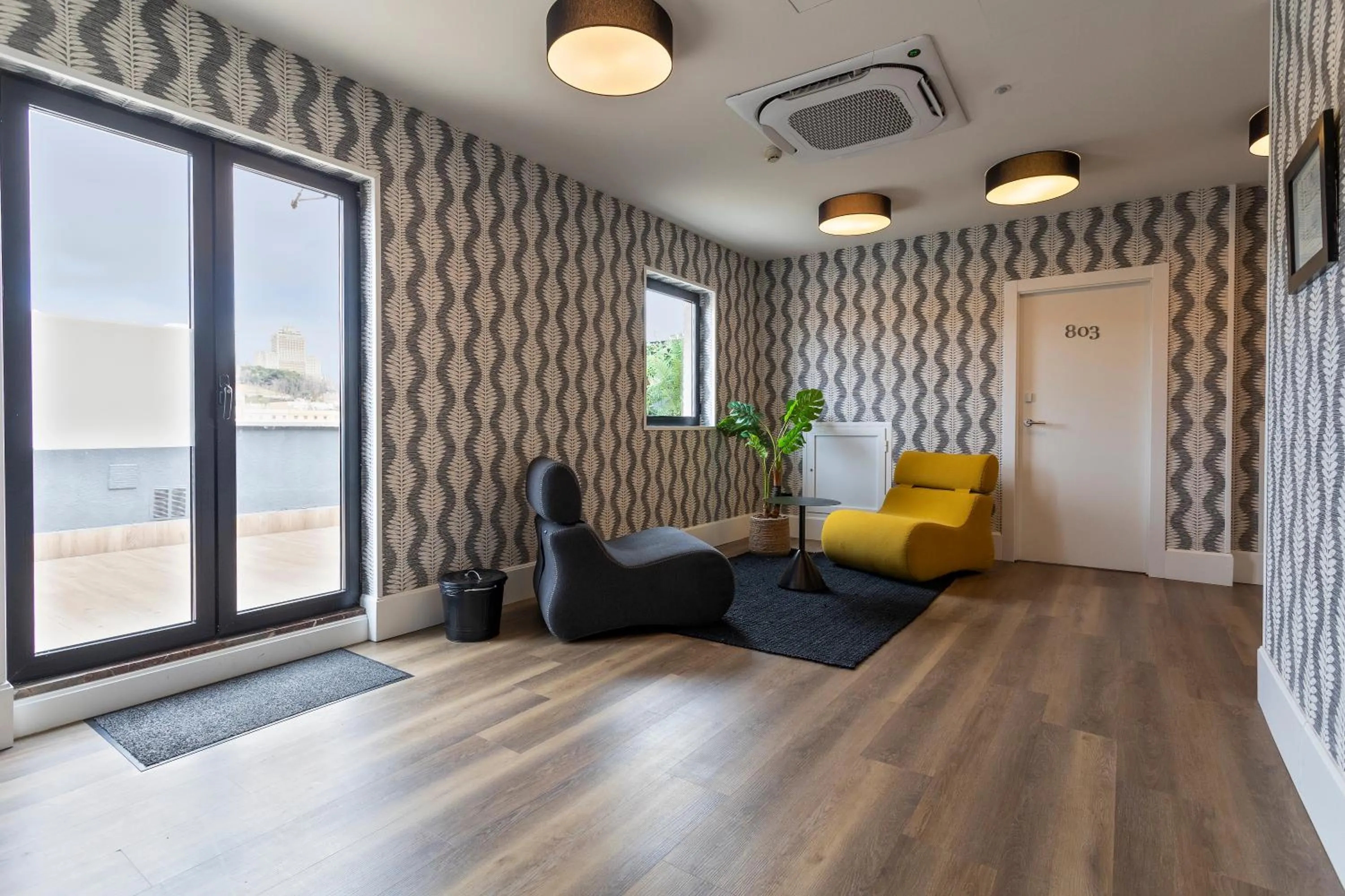 Seating area in Hotel Acta Madfor