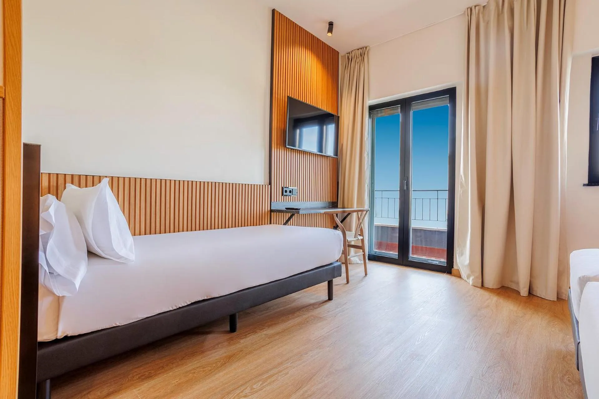 Bed in Hotel Acta Madfor