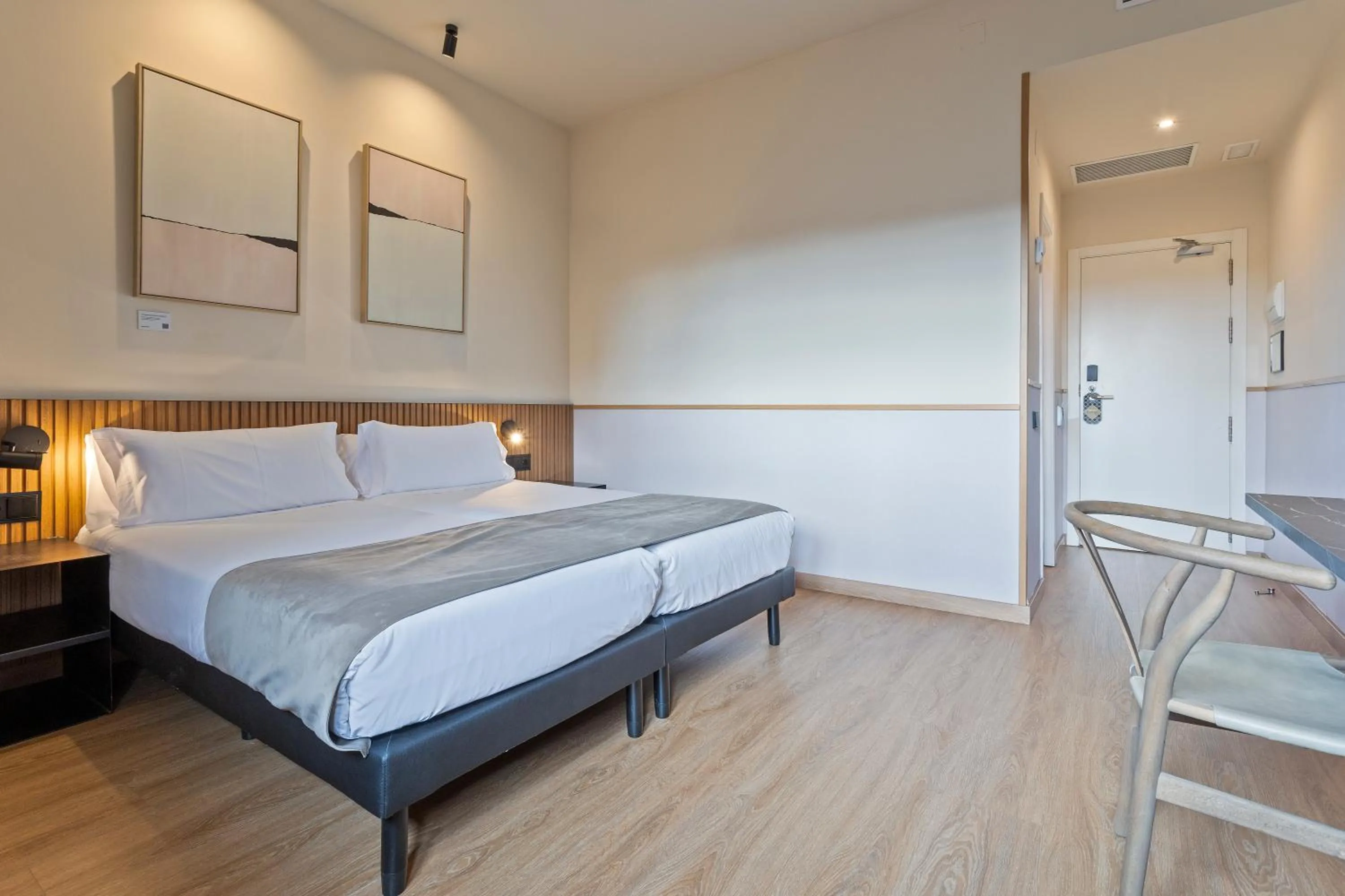 Bedroom, Bed in Hotel Acta Madfor