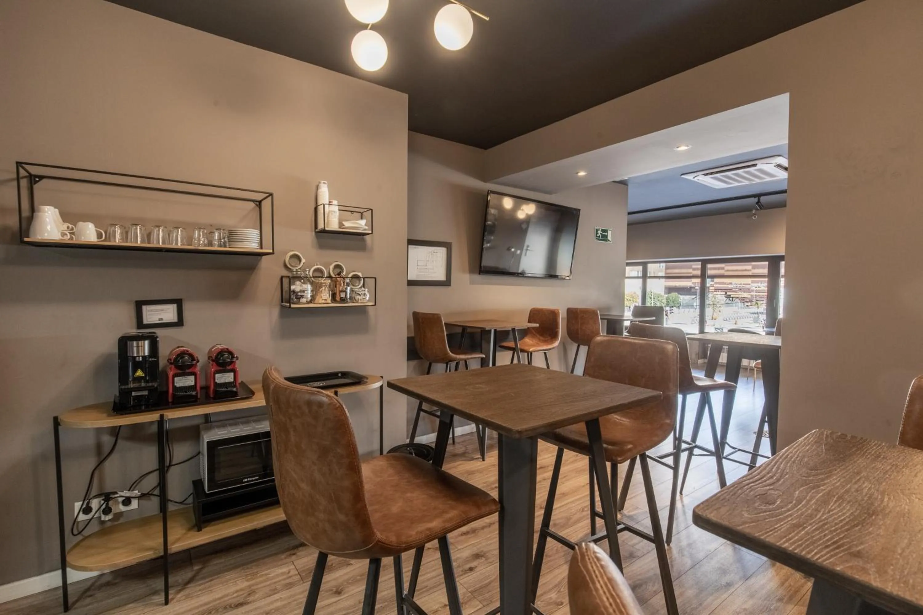 Coffee/tea facilities in Hotel Acta Madfor