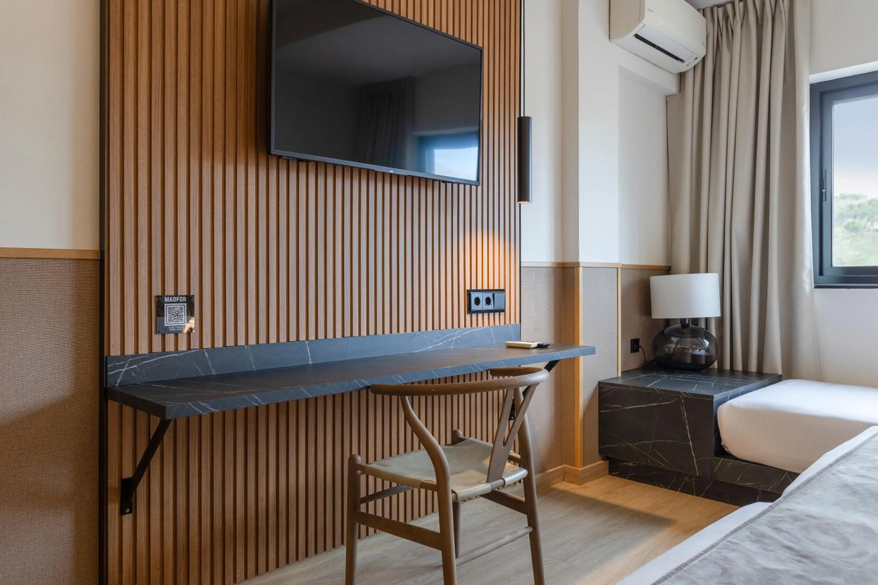 Bedroom, Bed in Hotel Acta Madfor