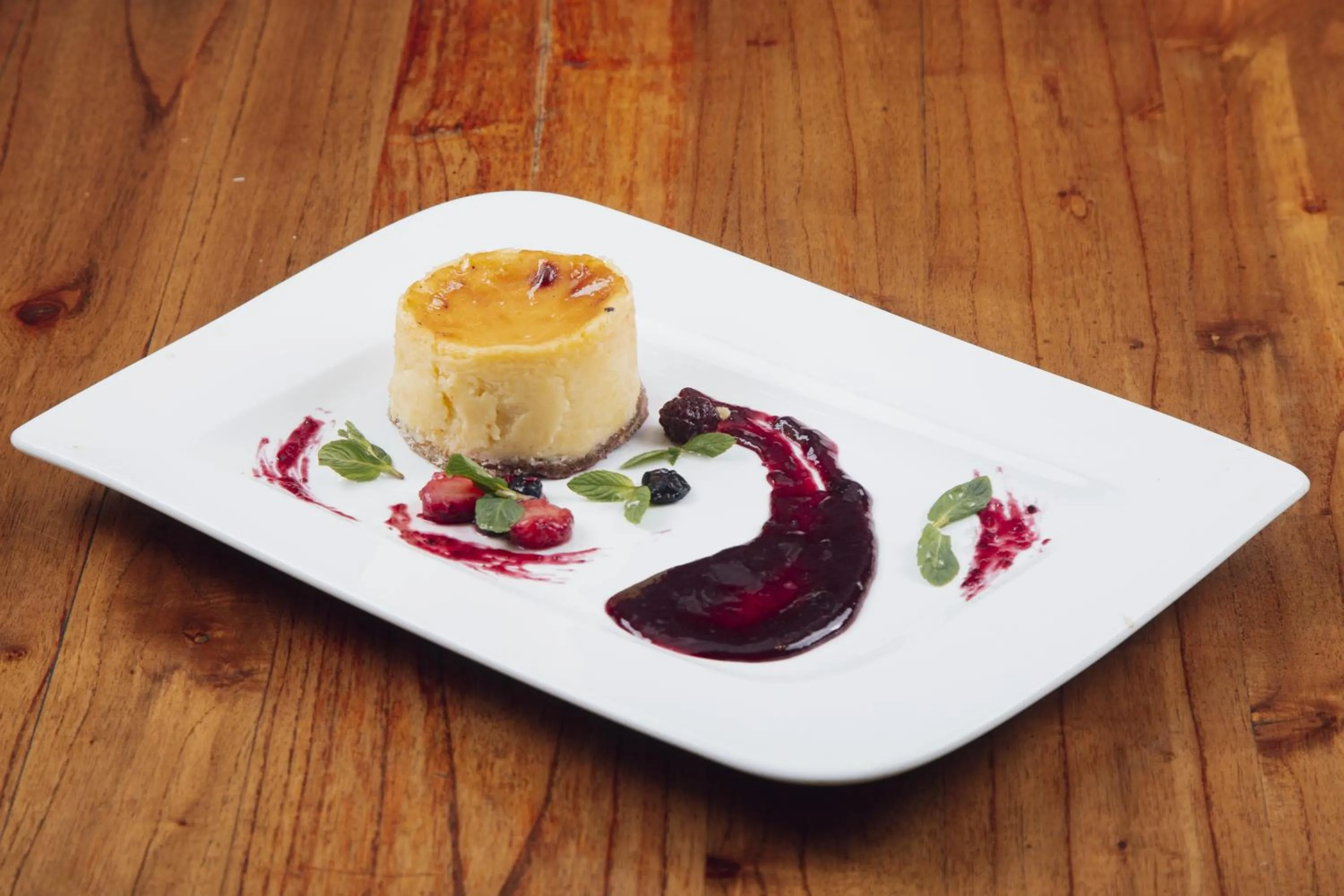 Food and drinks in Loft Osteria by Sagardi